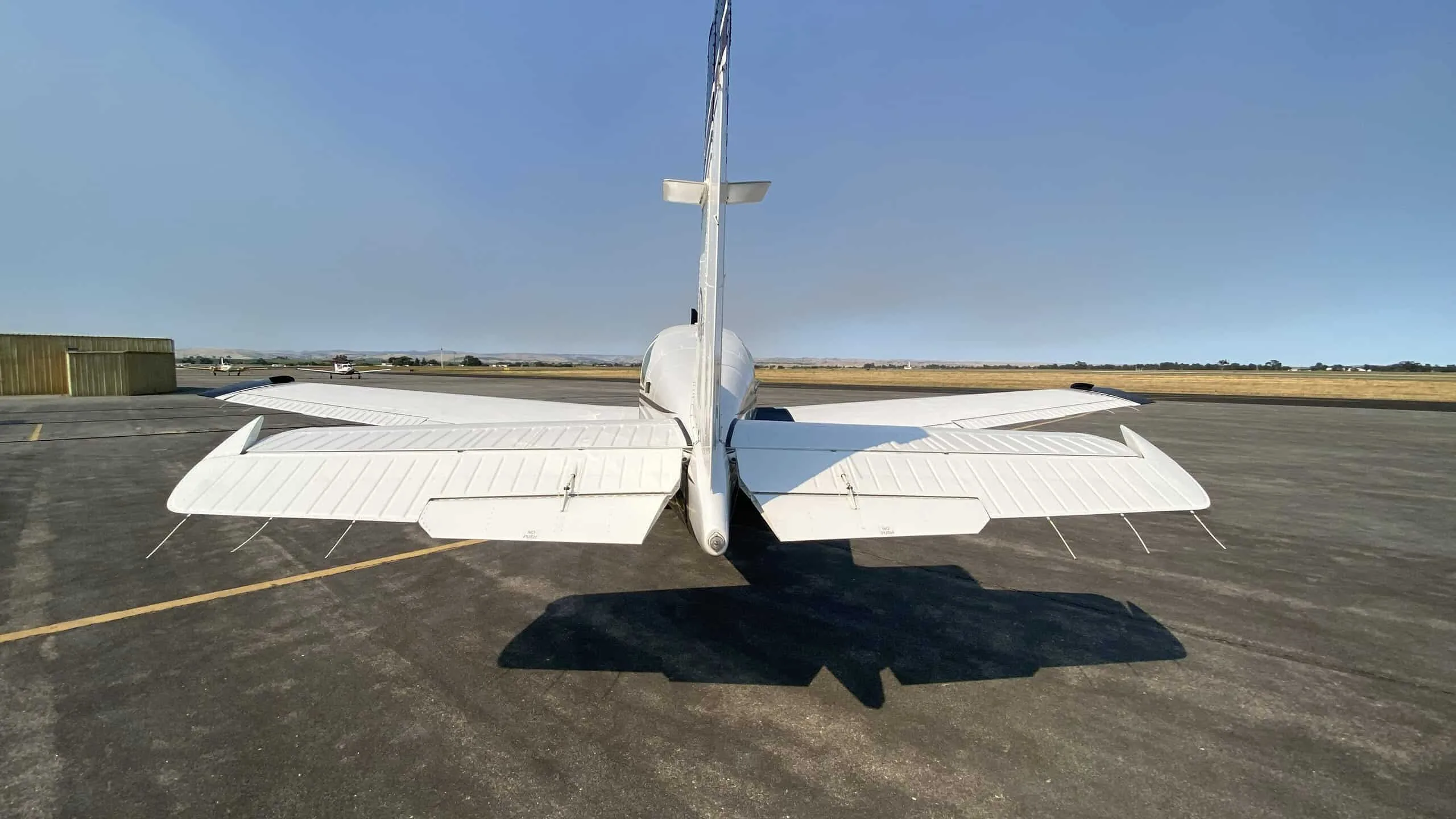 Exterior view of a 1987 Beechcraft Bonanza F33A.