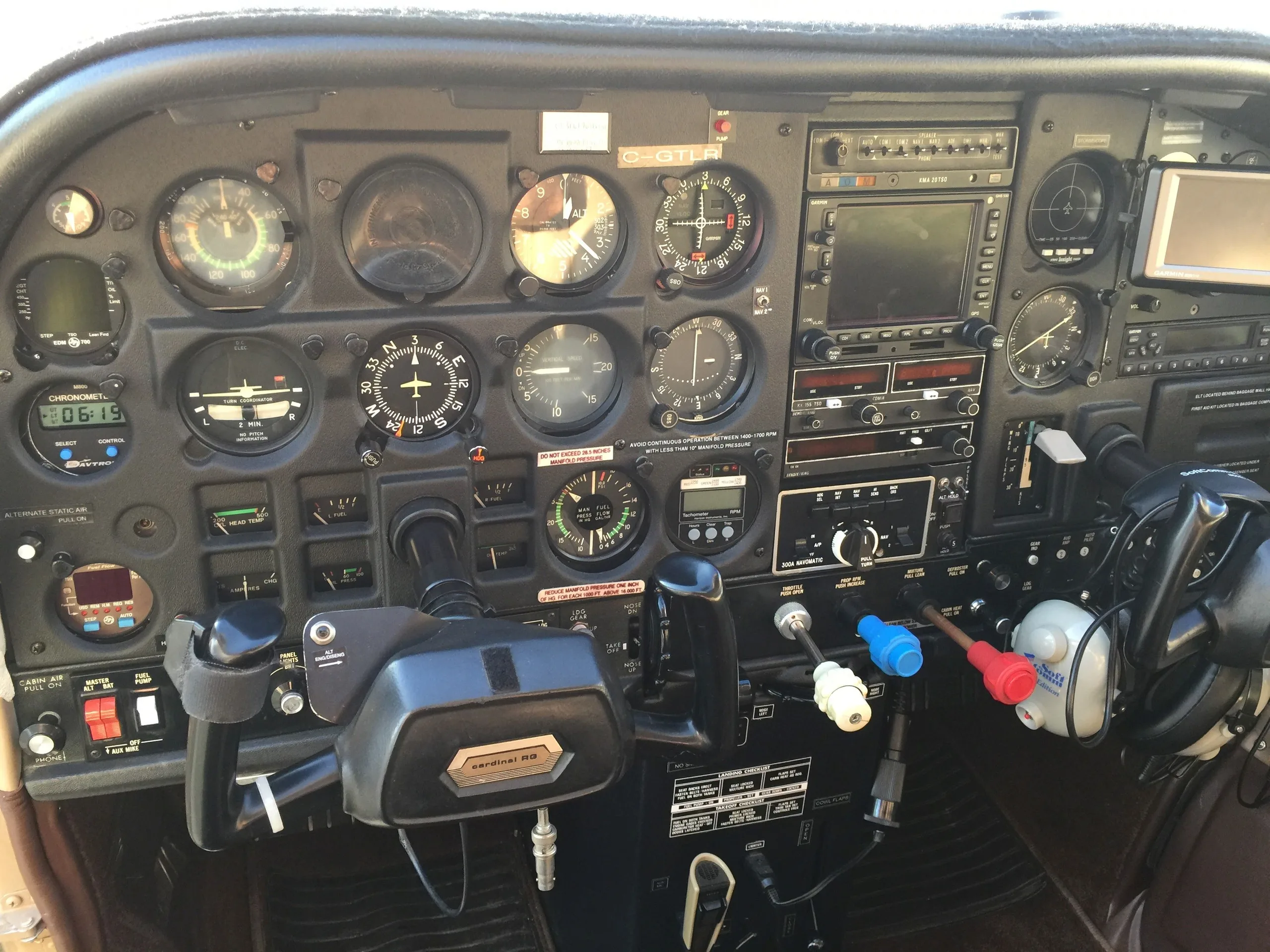 Cockpit and instrument panel of a 1977.