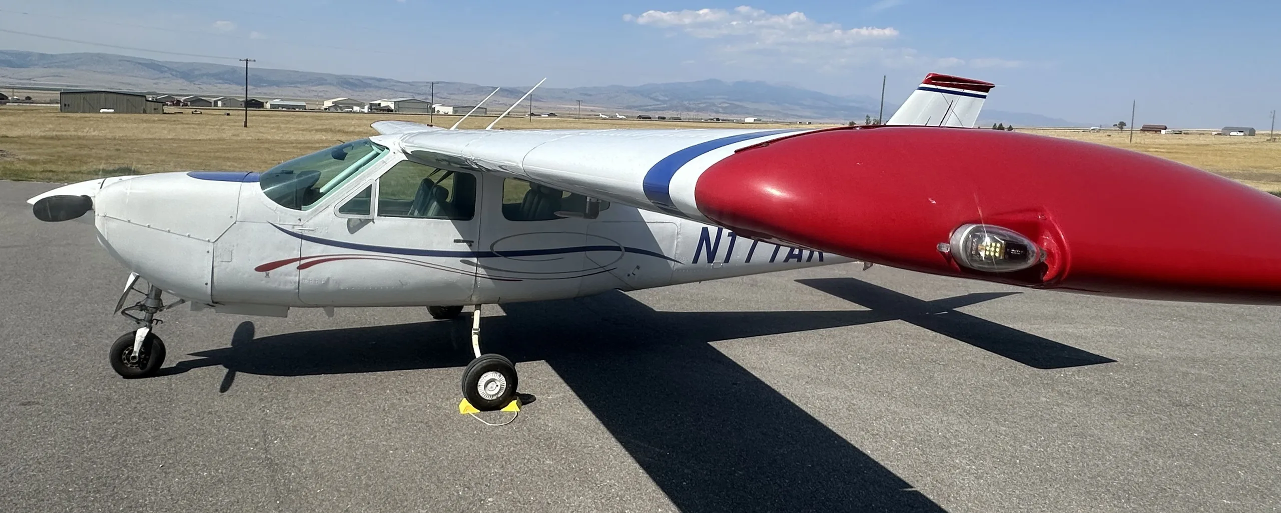 Exterior view of a 1975, N177AR.