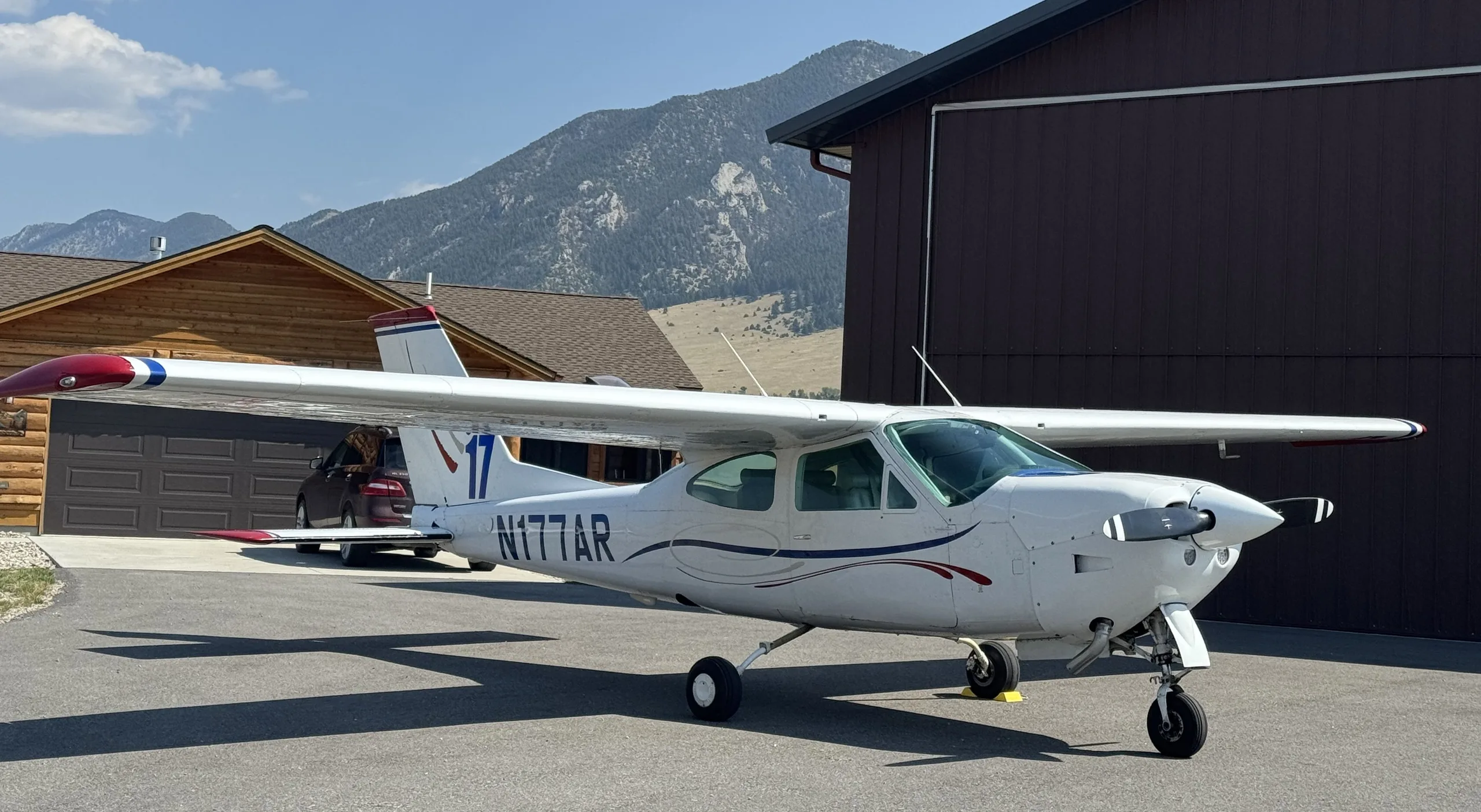 Exterior view of a 1975, N177AR.