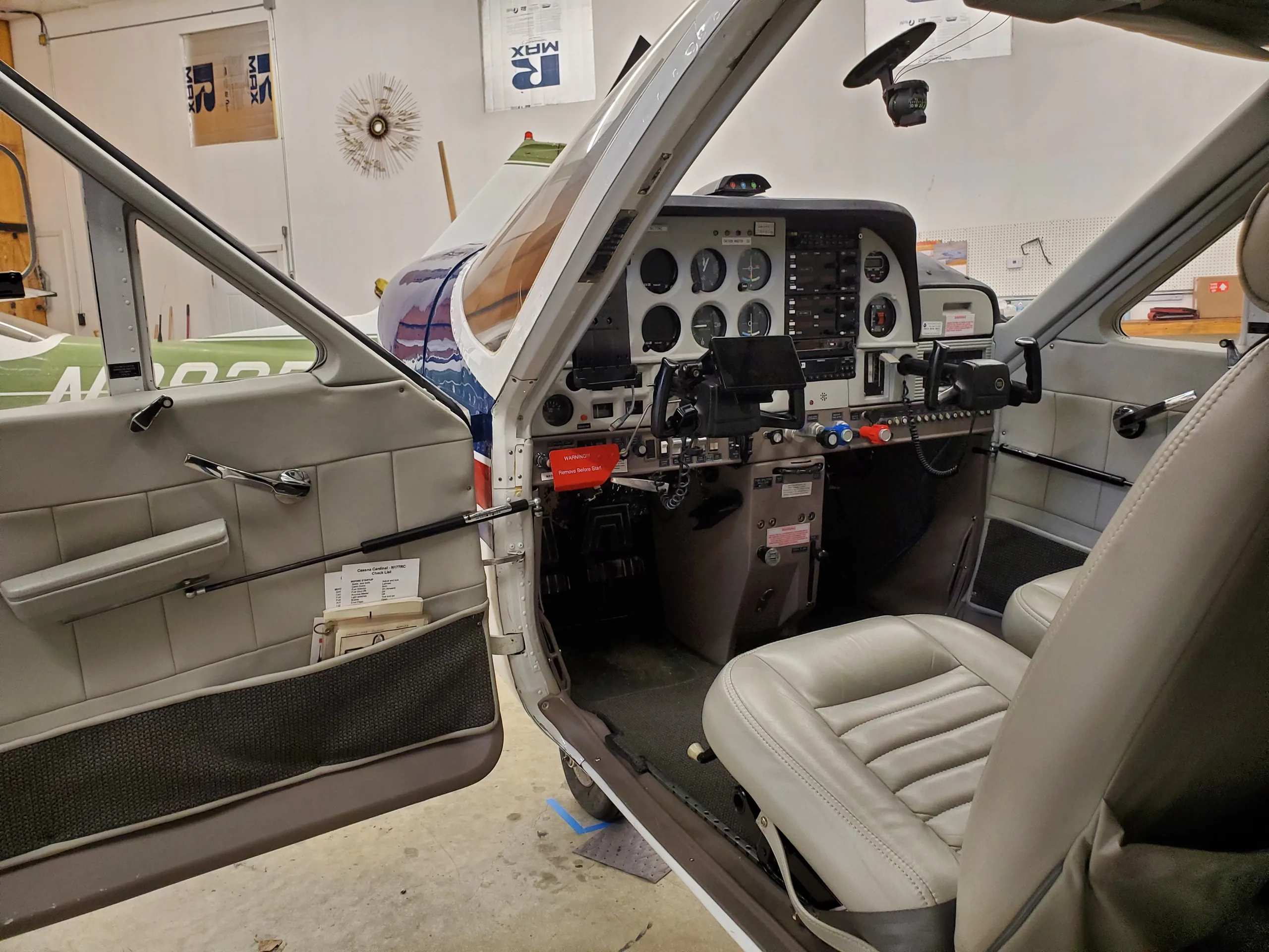 Cockpit and instrument panel of a 1973.