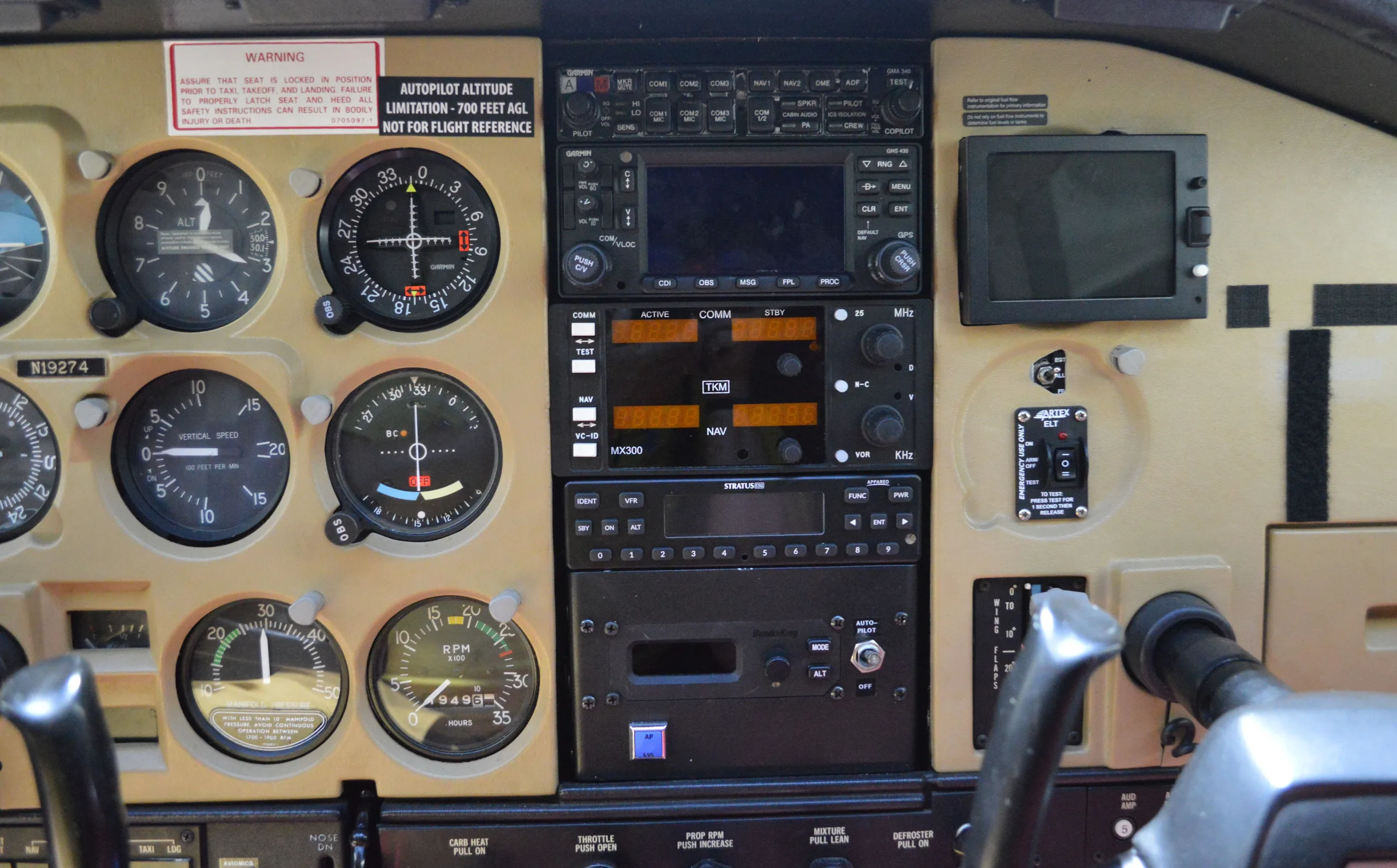Cockpit and instrument panel of a 1977.