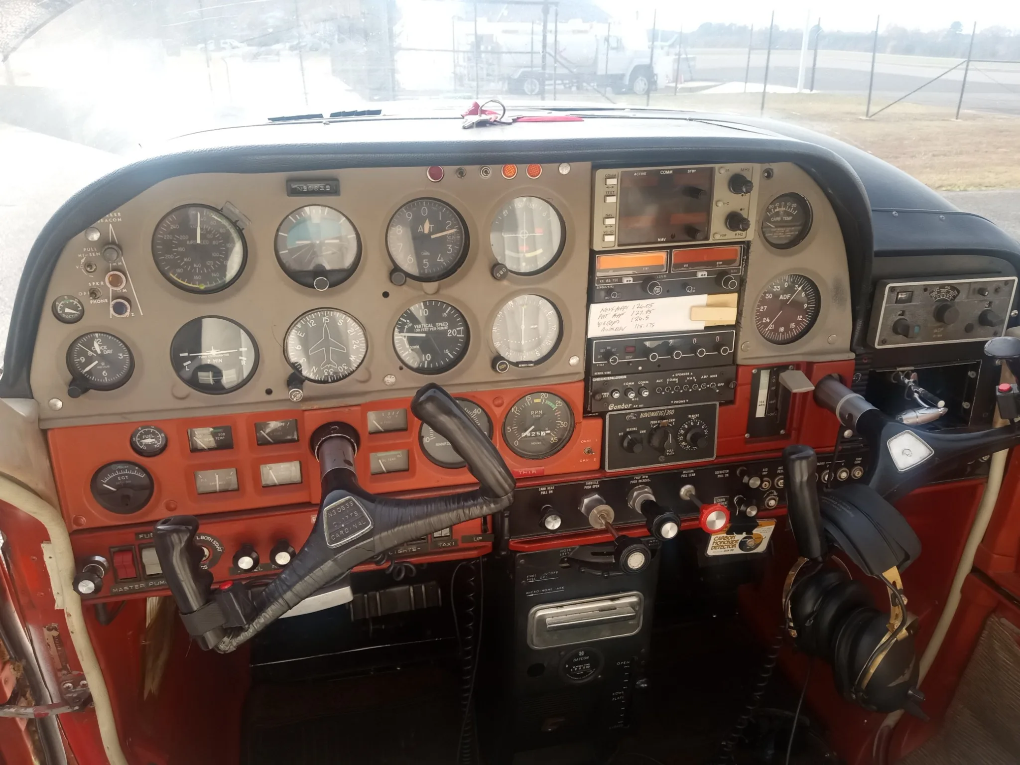 Cockpit and instrument panel of a 1970.