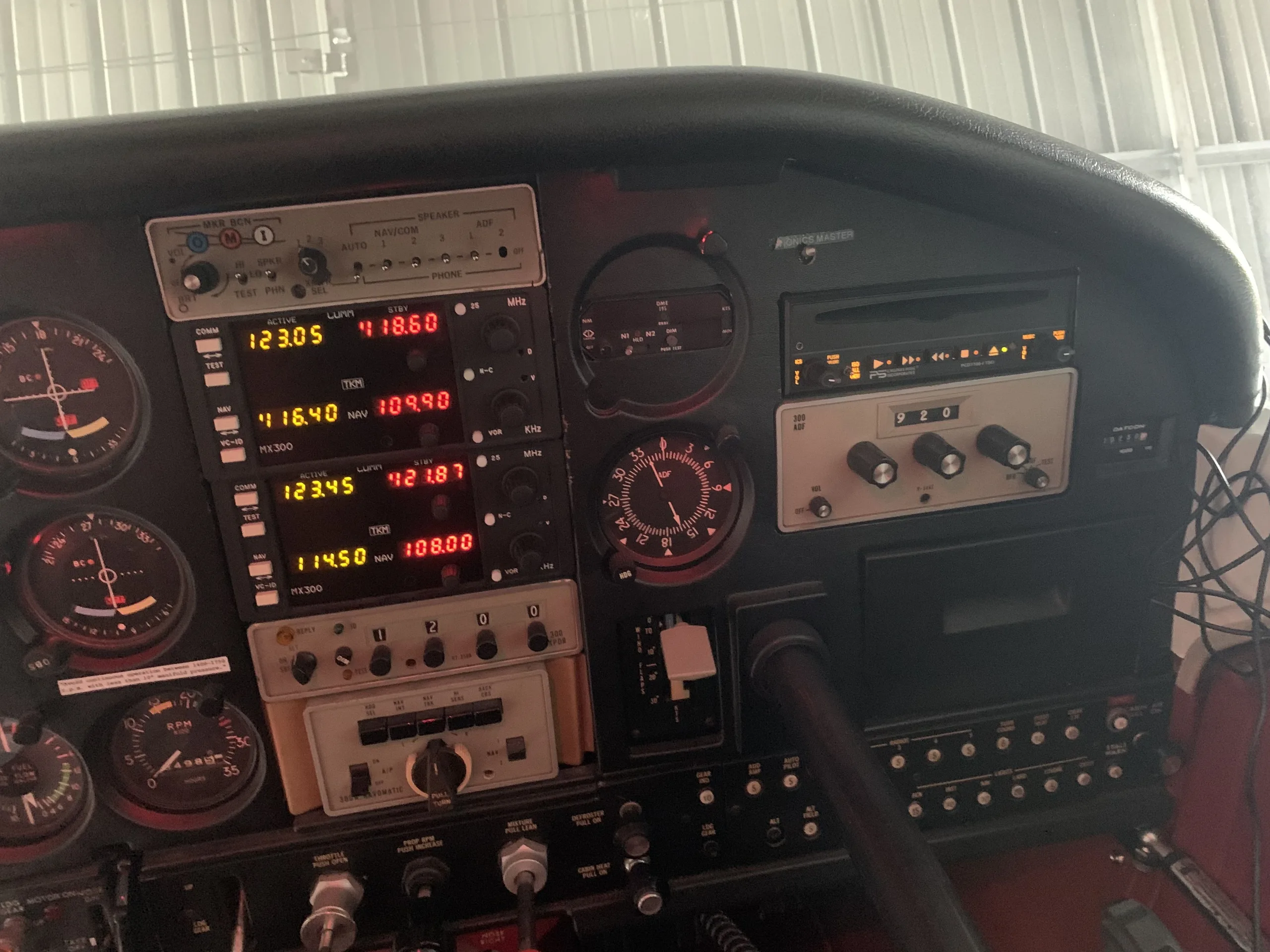 Cockpit and instrument panel of a 1977.