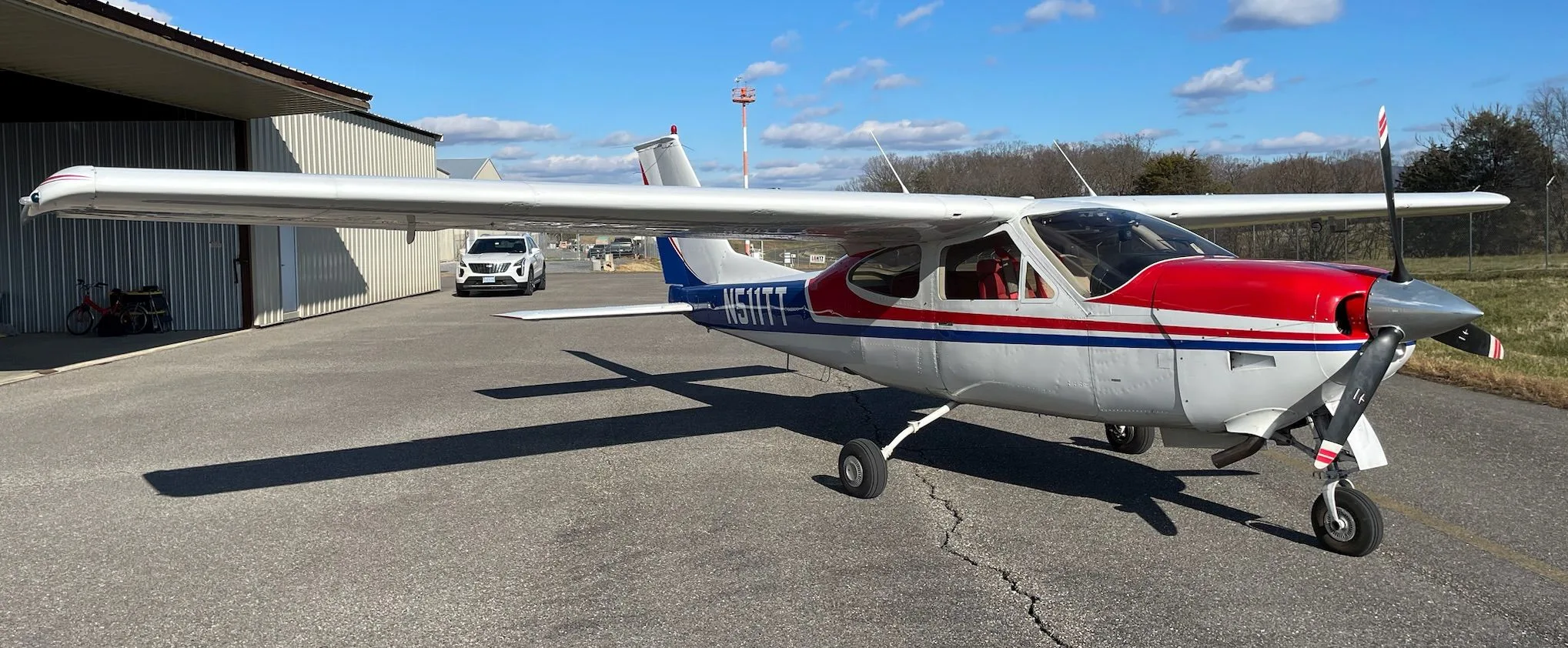 Exterior view of a 1977, N511TT.