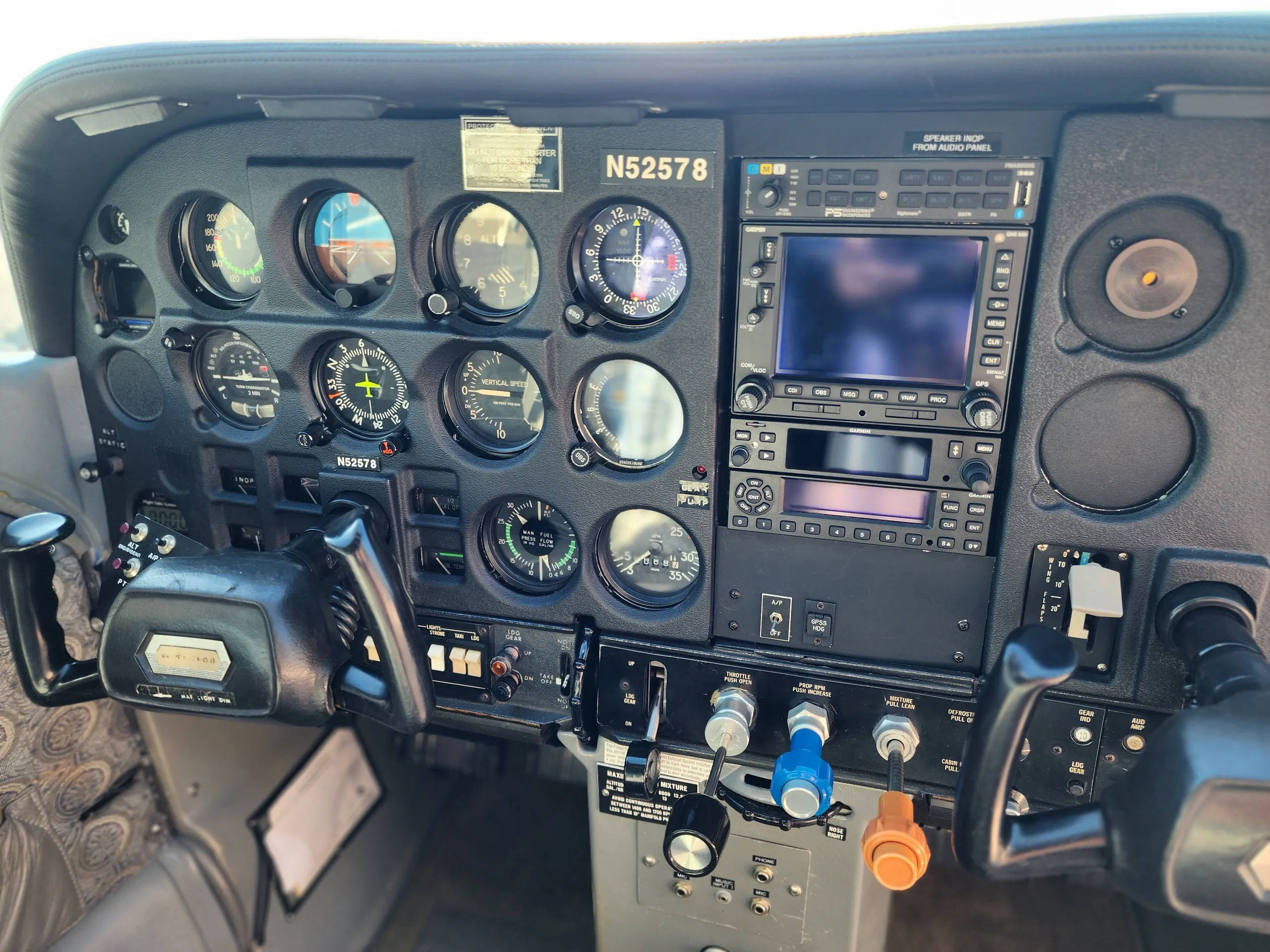 Cockpit and instrument panel of a 1977.