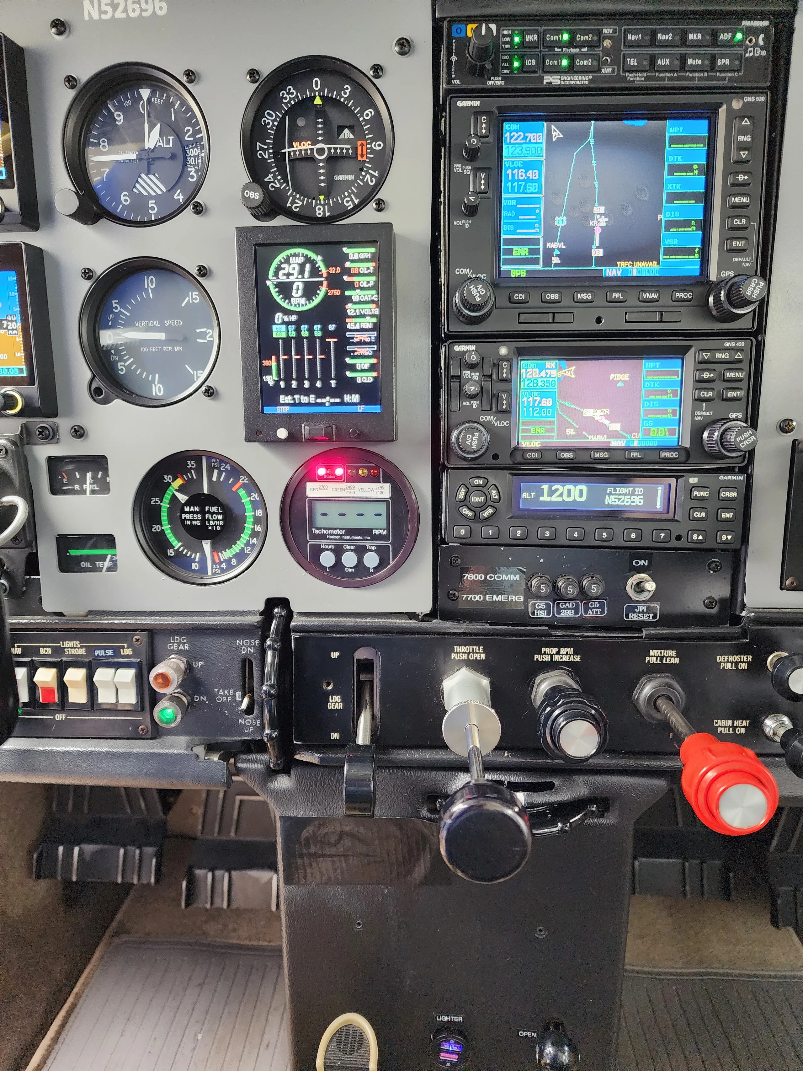 Cockpit and instrument panel of a 1977.