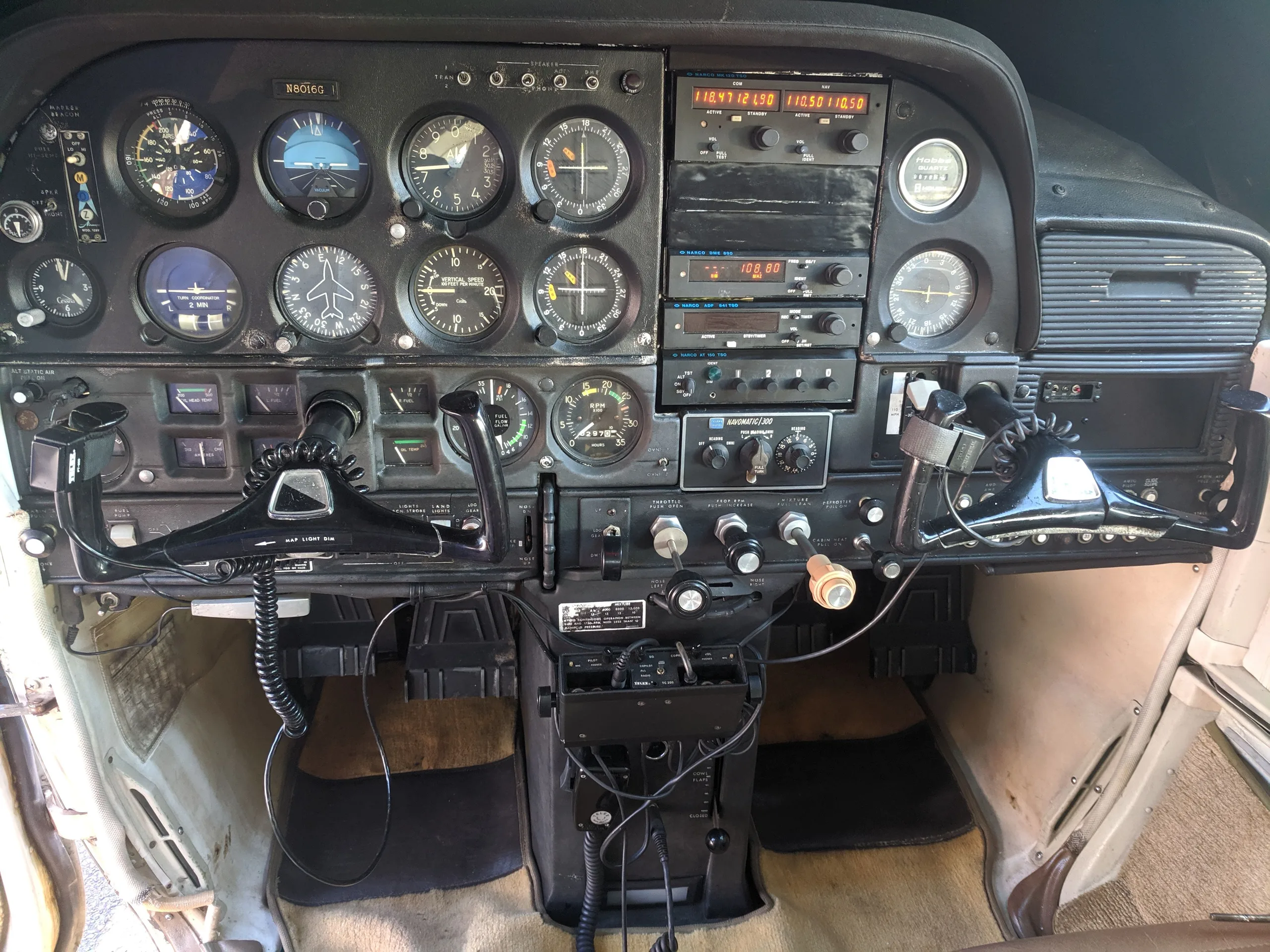 Cockpit and instrument panel of a aircraft.