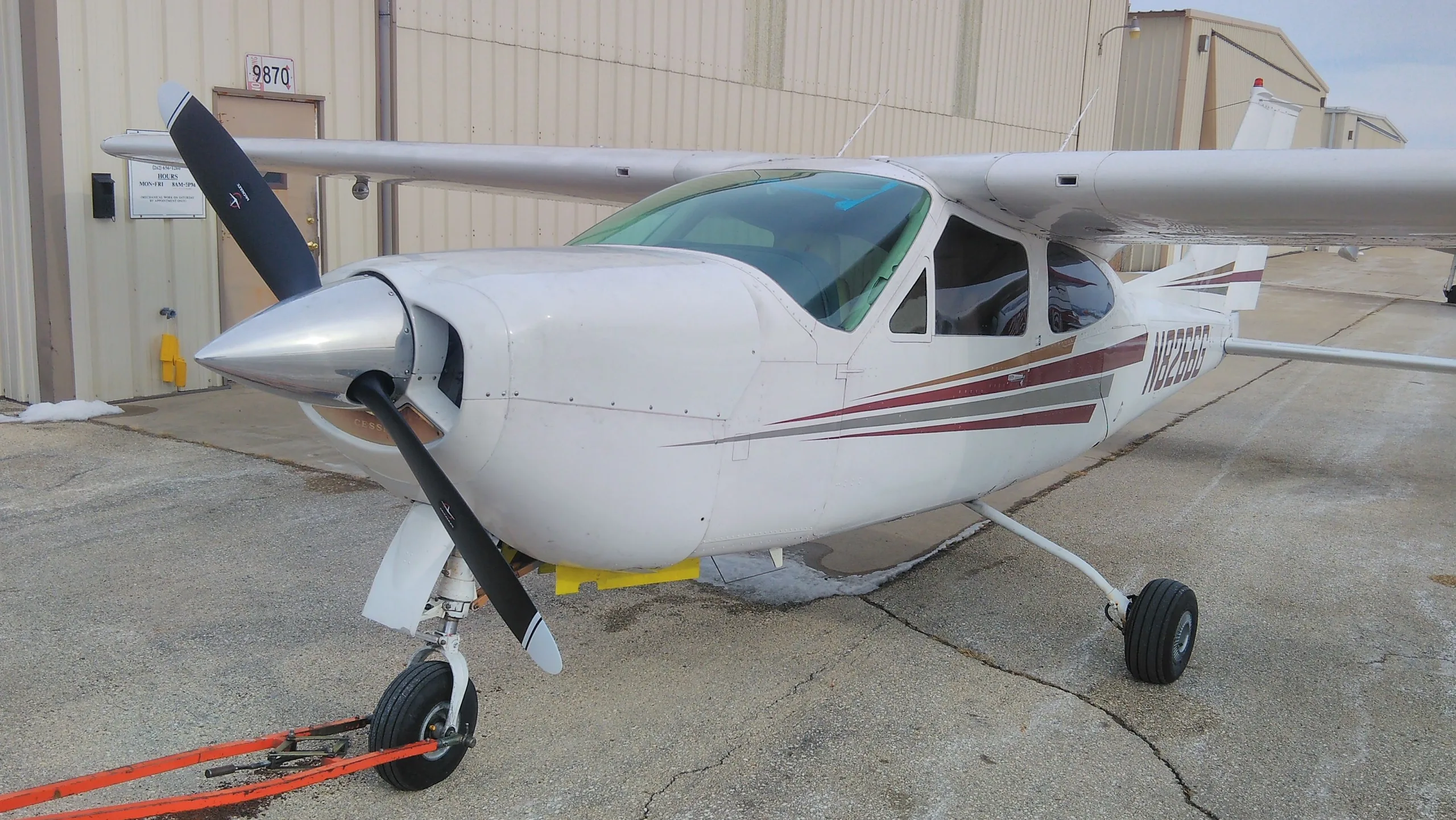 Exterior view of a aircraft, N8266G.