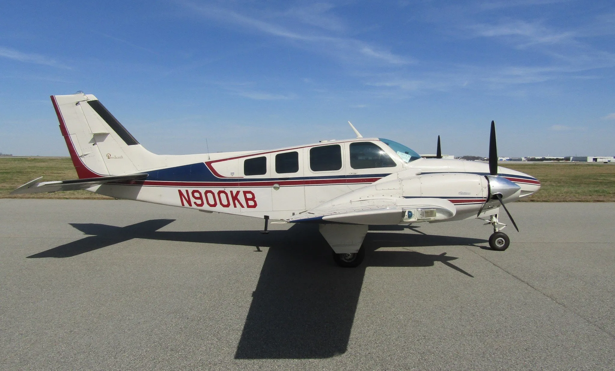 Exterior view of a 1977 Beechcraft BARON 58.