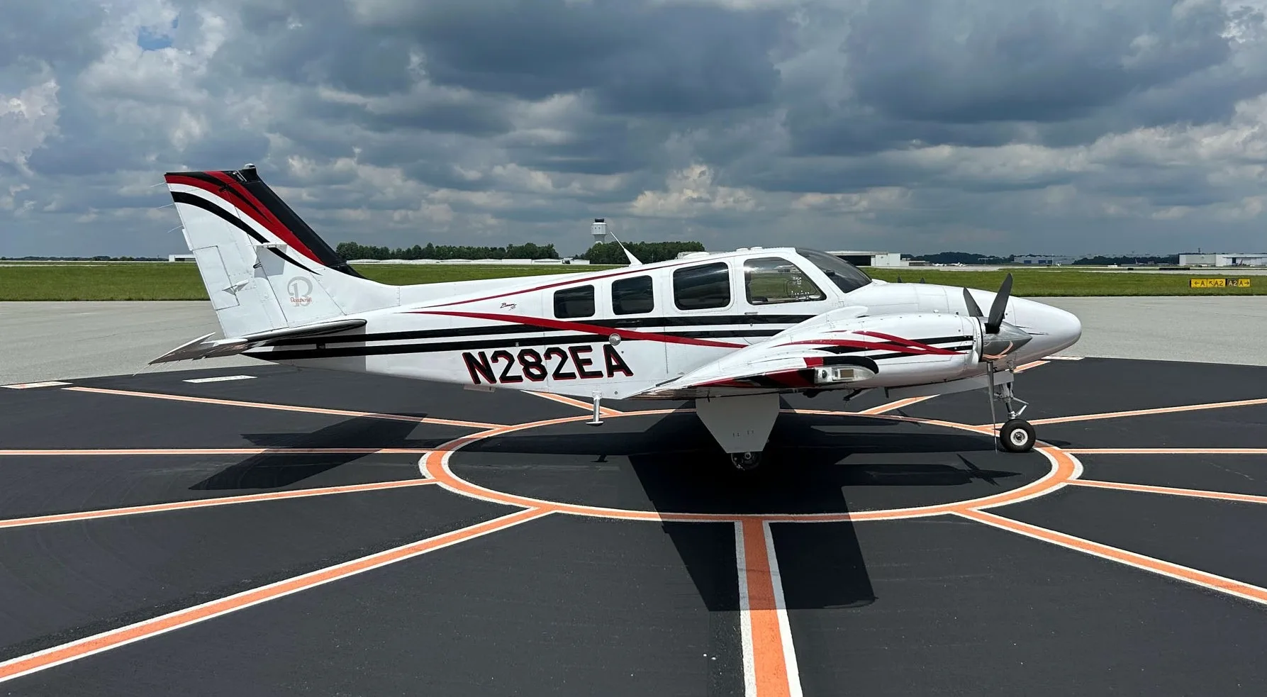 N282EA 2004 Baron 58