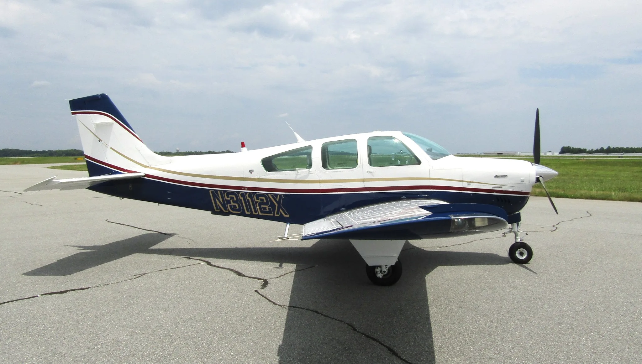 N3112X 1988 Bonanza F33A * Serial No. CE-1220 $315,000 with Bonanza School