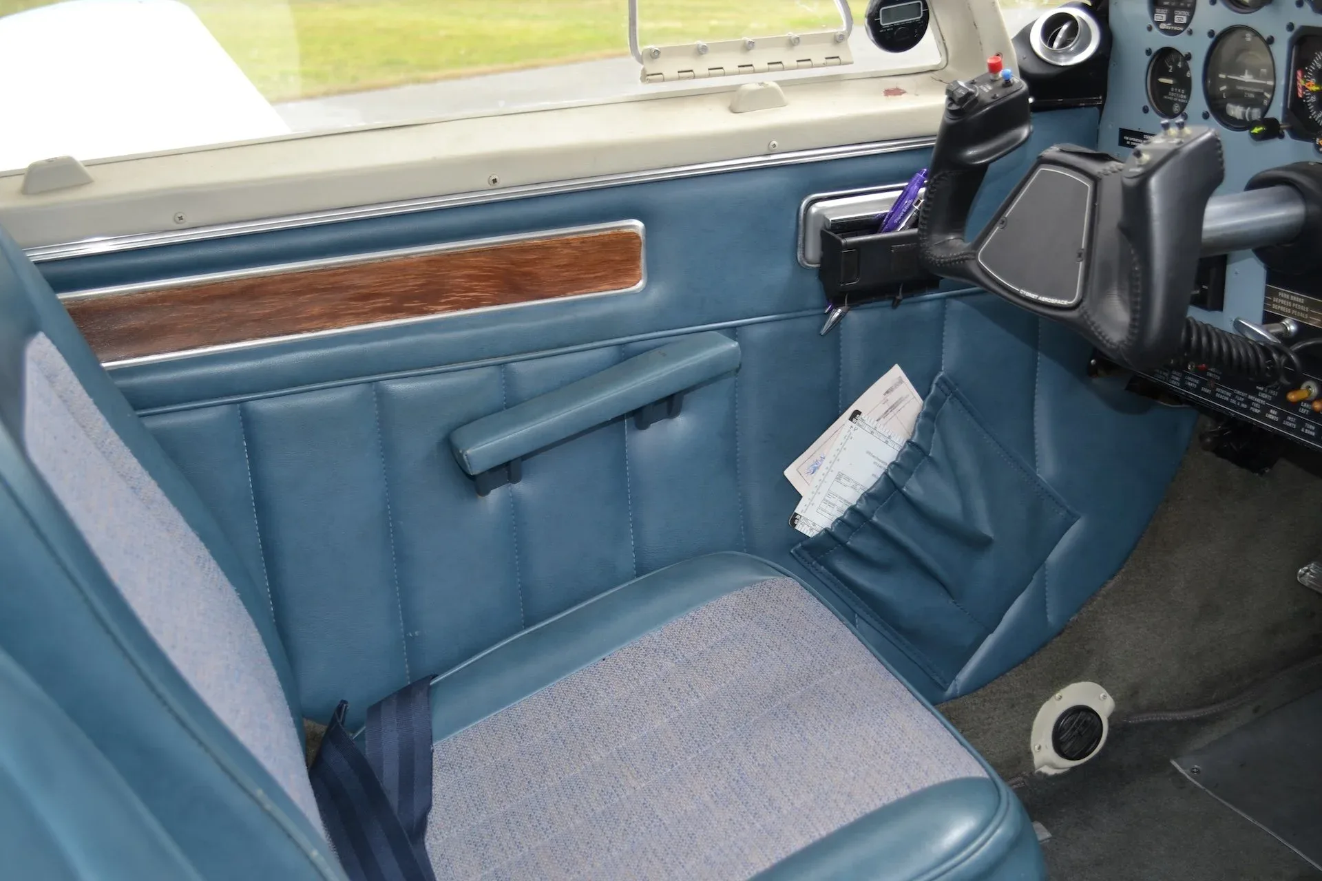 Cabin interior of a 1967 Piper Comanche 260B — Carolina Jet.