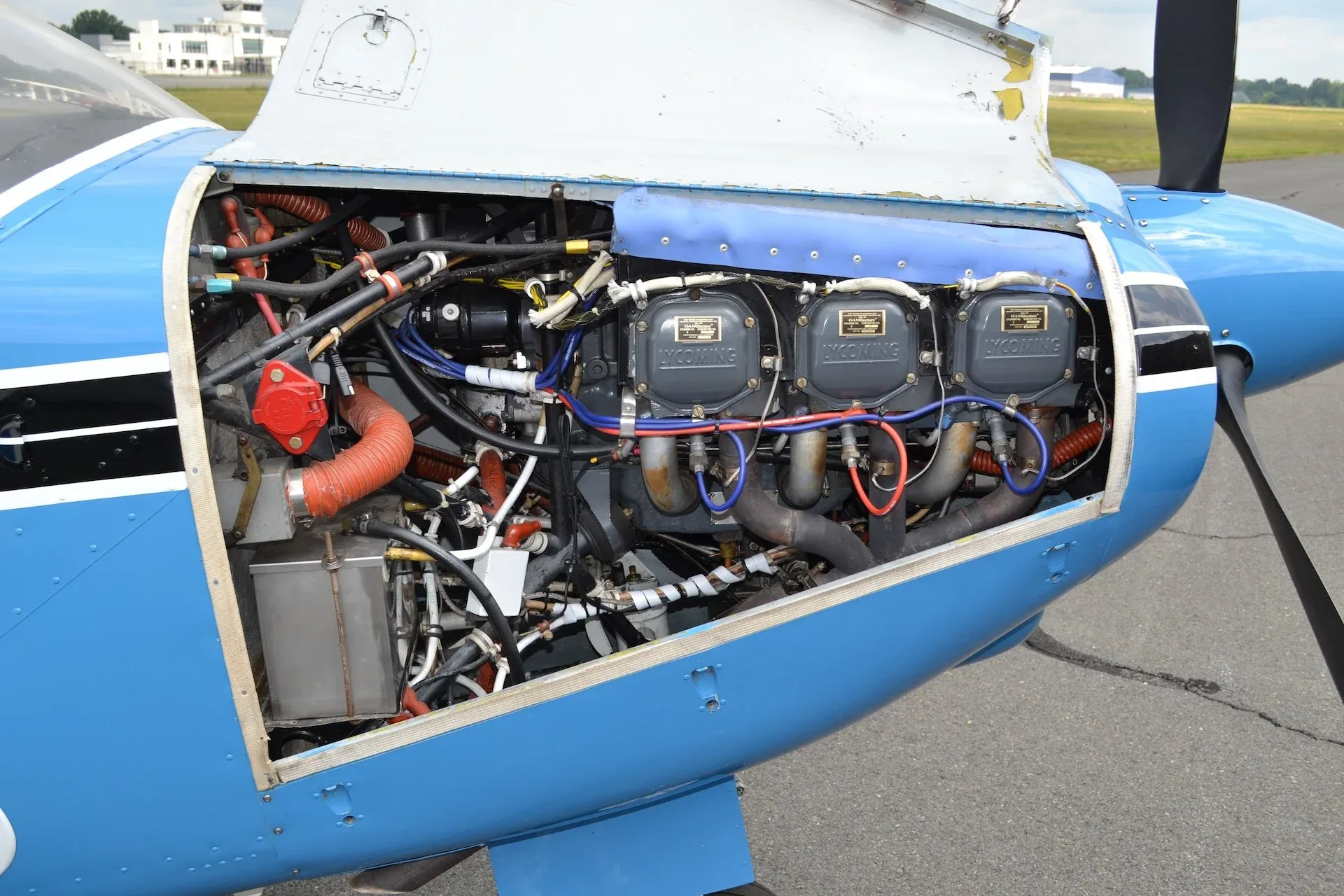 Engine detail of a 1967 Piper Comanche 260B — Carolina Jet.