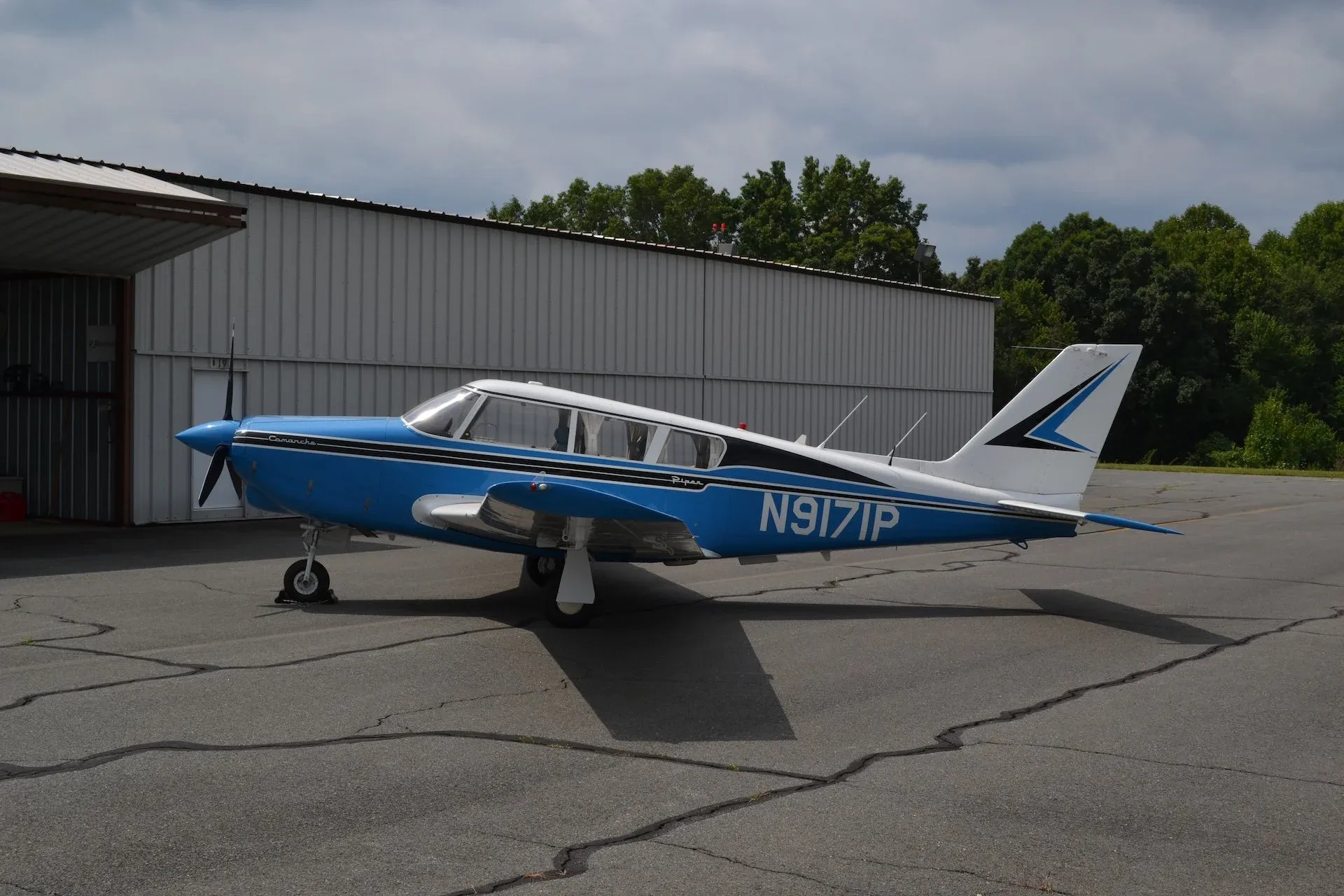 Exterior view of a 1967 Piper Comanche 260B — Carolina Jet.
