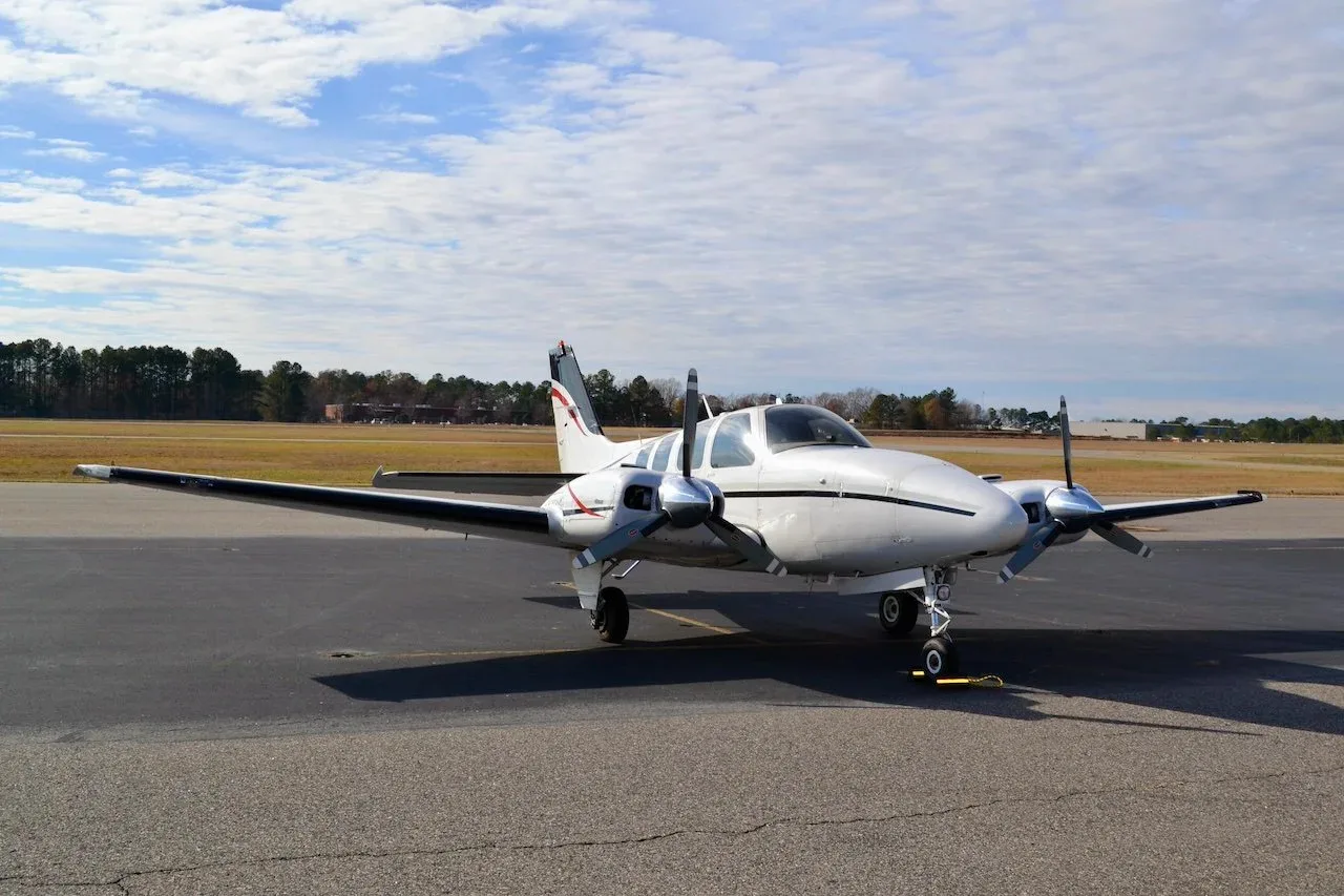 Exterior view of a 1975 Beechcraft 58 Baron — Carolina Jet.