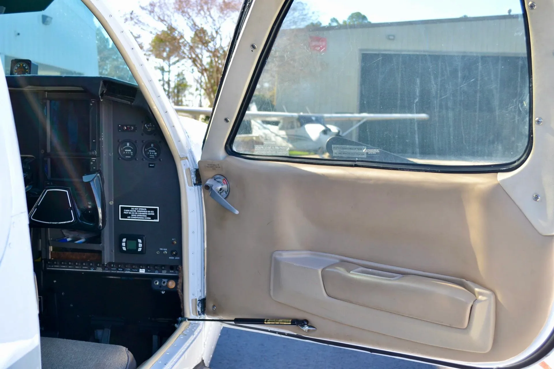 Avionics suite of a 1979 Beechcraft 58 Baron — Carolina Jet.