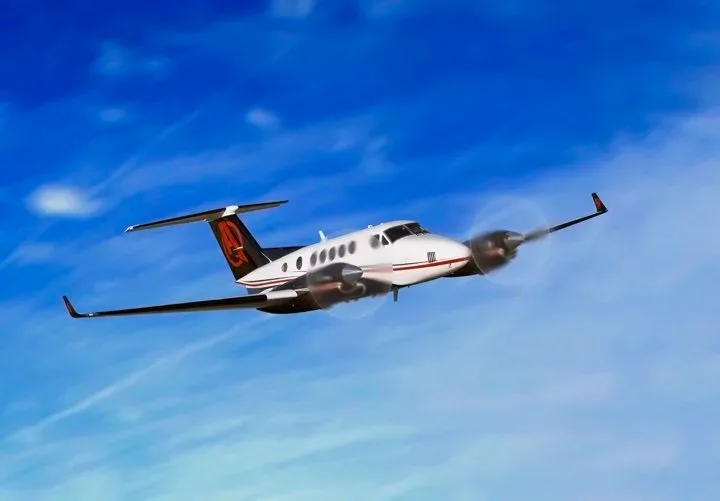 Marketing image of a 1998 Beechcraft KING AIR B200 — Carolina Jet.