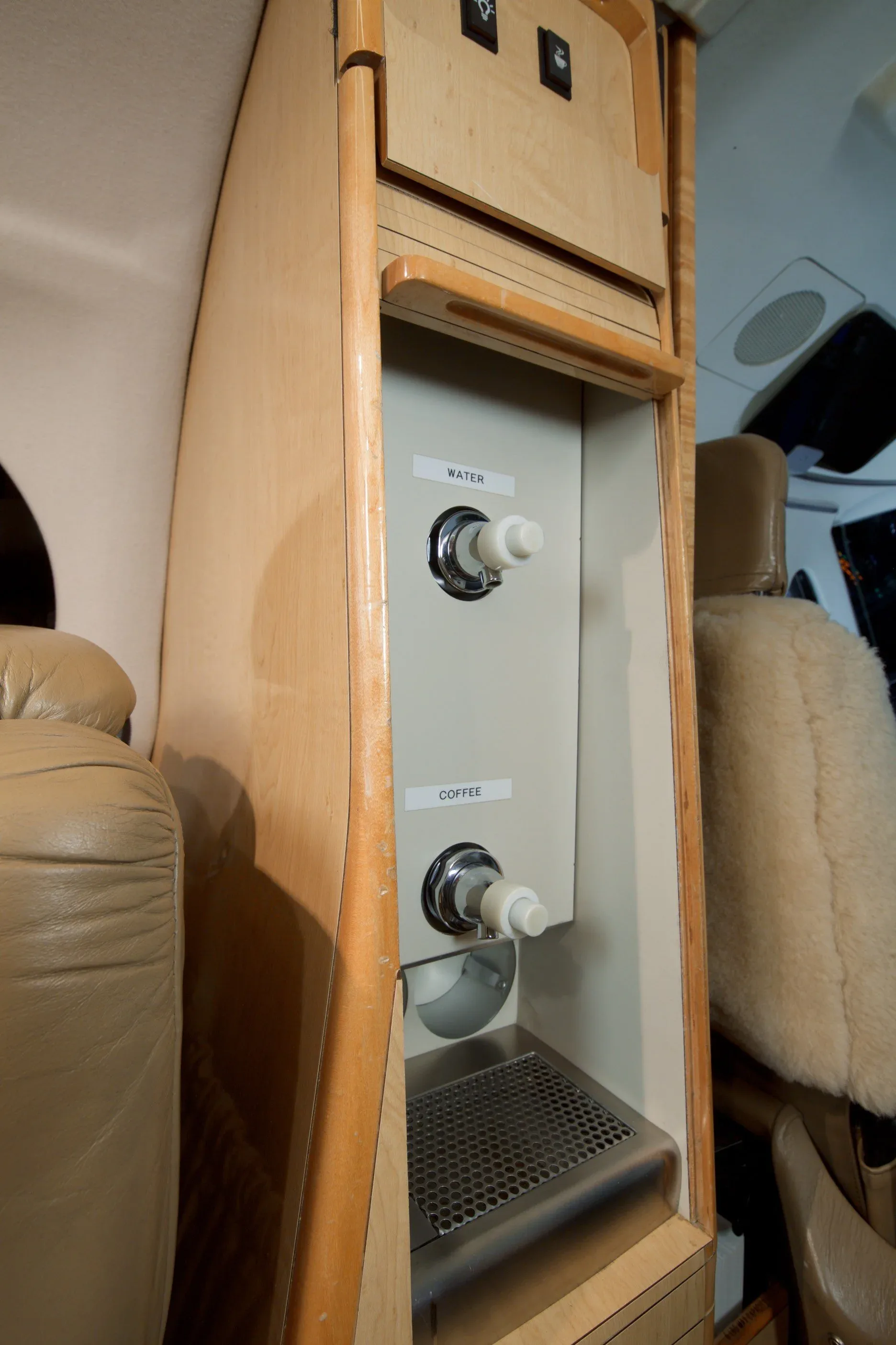 Cabin interior of a 1999 Beechcraft KING AIR 350 — Carolina Jet.