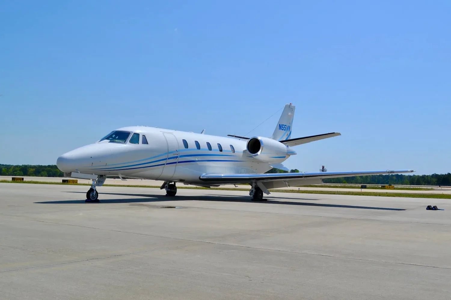 Exterior view of a 2000 Cessna CITATION EXCEL — Carolina Jet.