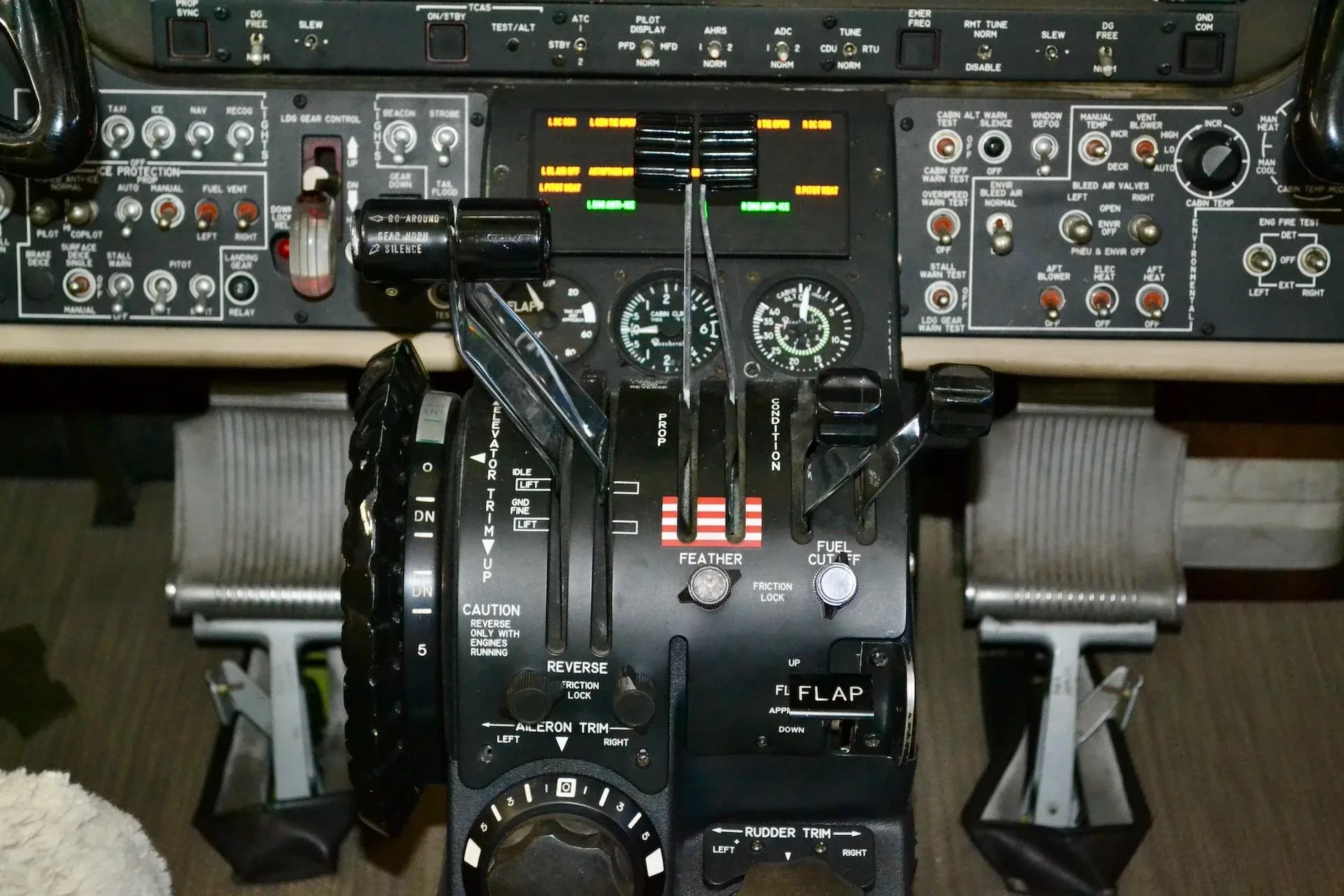 Avionics suite of a 2004 Beechcraft KING AIR 350 — Carolina Jet.