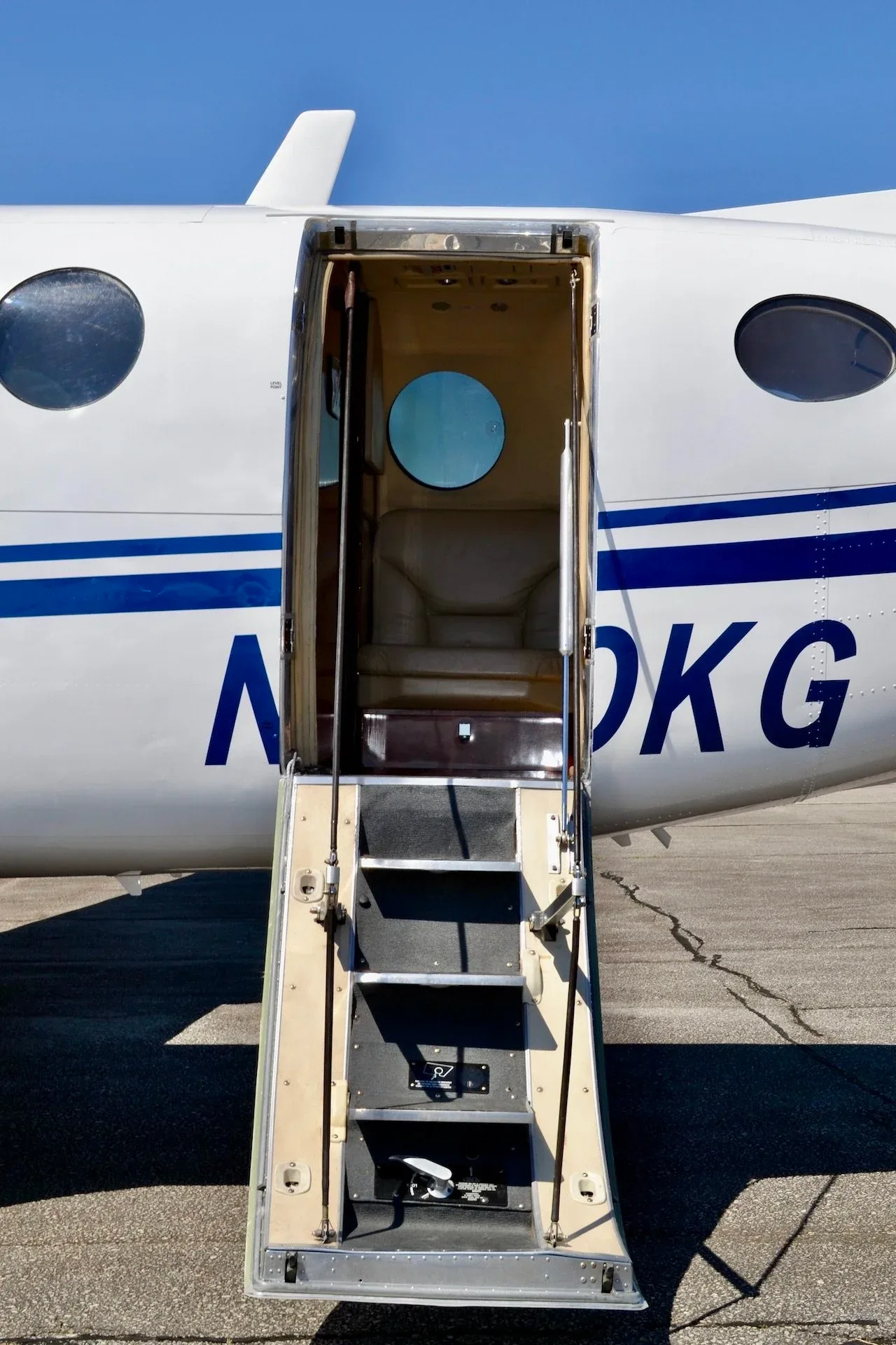 2004 BEECHCRAFT KING AIR 350 — Carolina Jet