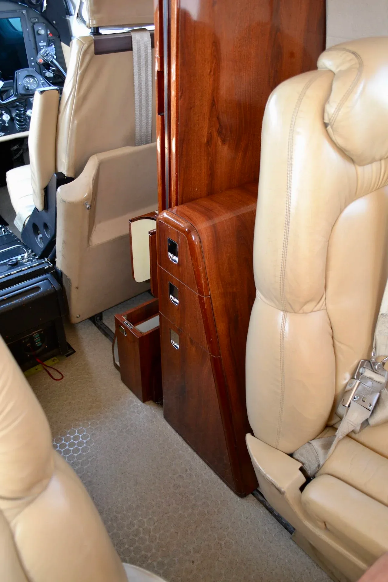 Cabin interior of a 2004 Beechcraft KING AIR B200 — Carolina Jet.