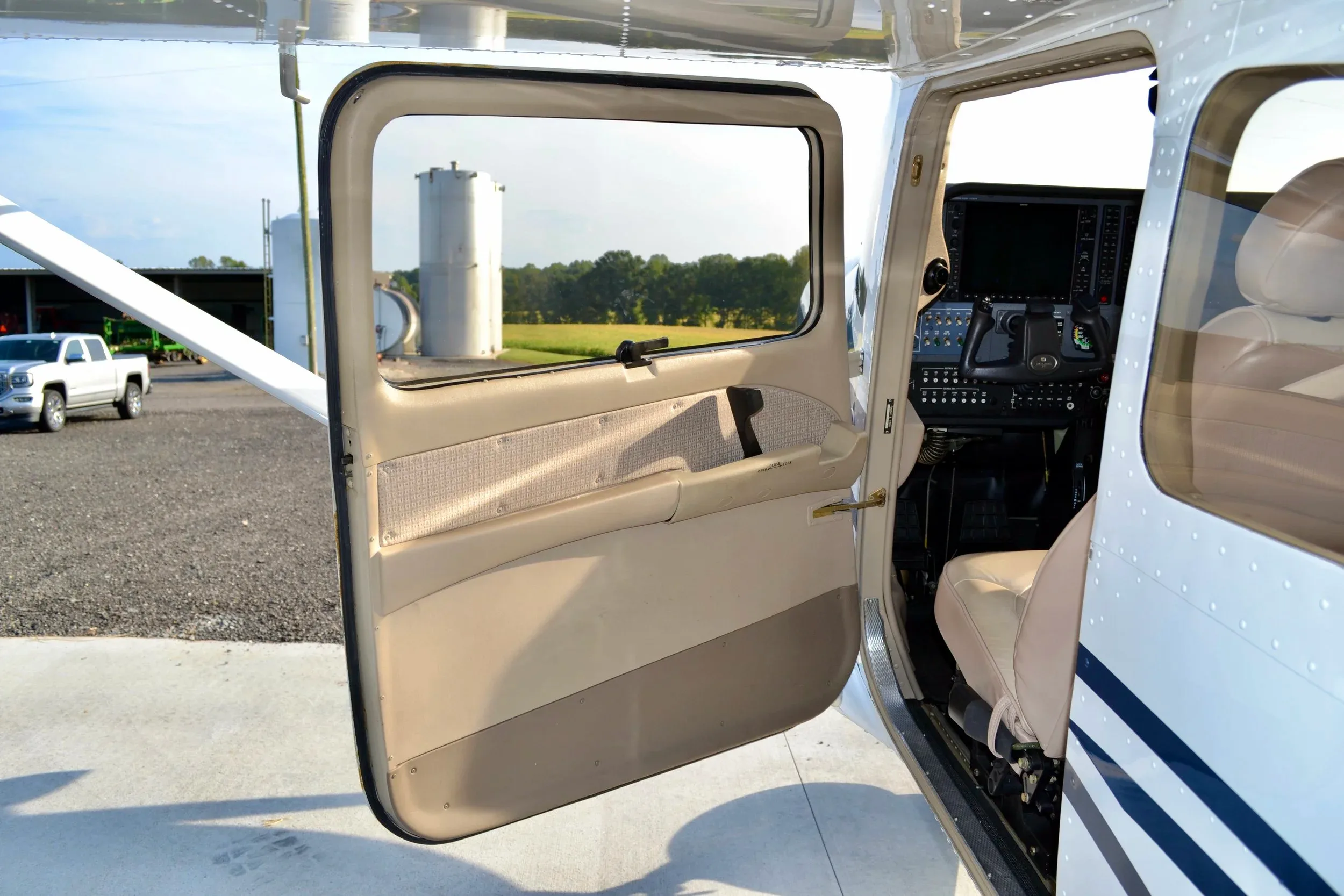 2007 Cessna Turbo 182T Skylane — Carolina Jet