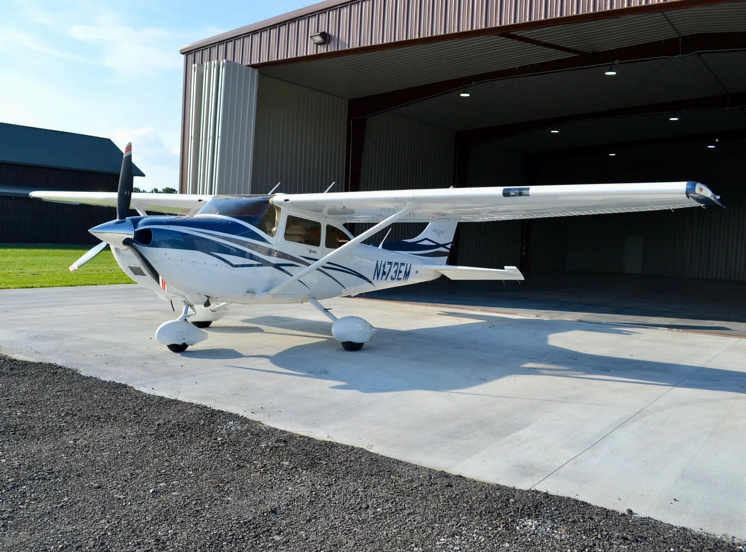 Exterior view of a 2007 Cessna Turbo 182T Skylane — Carolina Jet.
