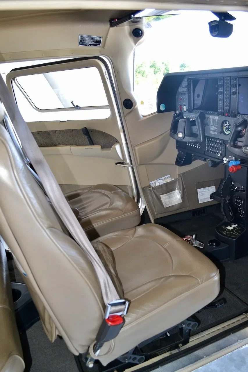 Cabin interior of a 2005 Cessna 182T Skylane — Carolina Jet.