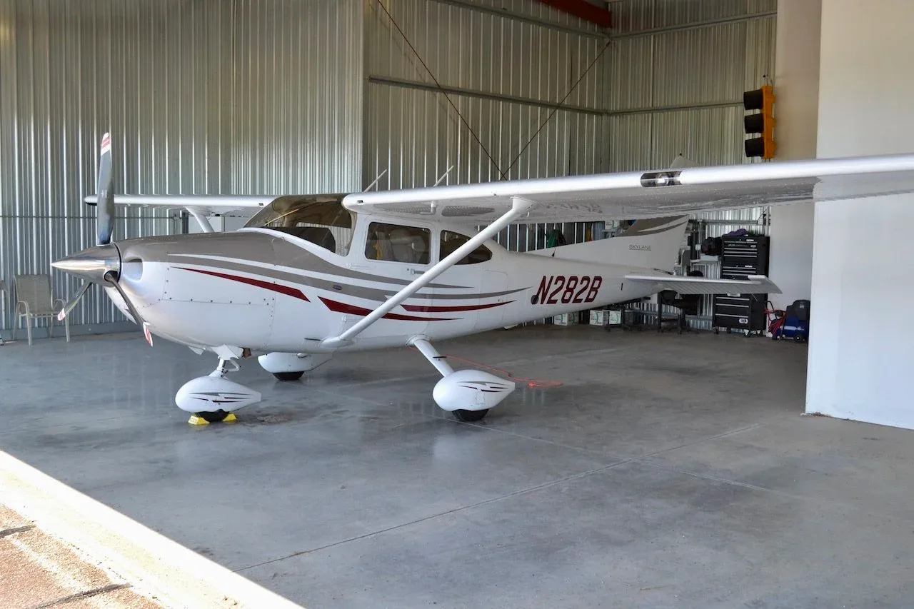 2005 Cessna 182T Skylane — Carolina Jet