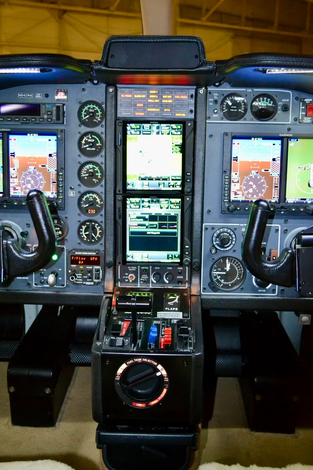 Avionics suite of a 2007 Socata TBM 850 — Carolina Jet.