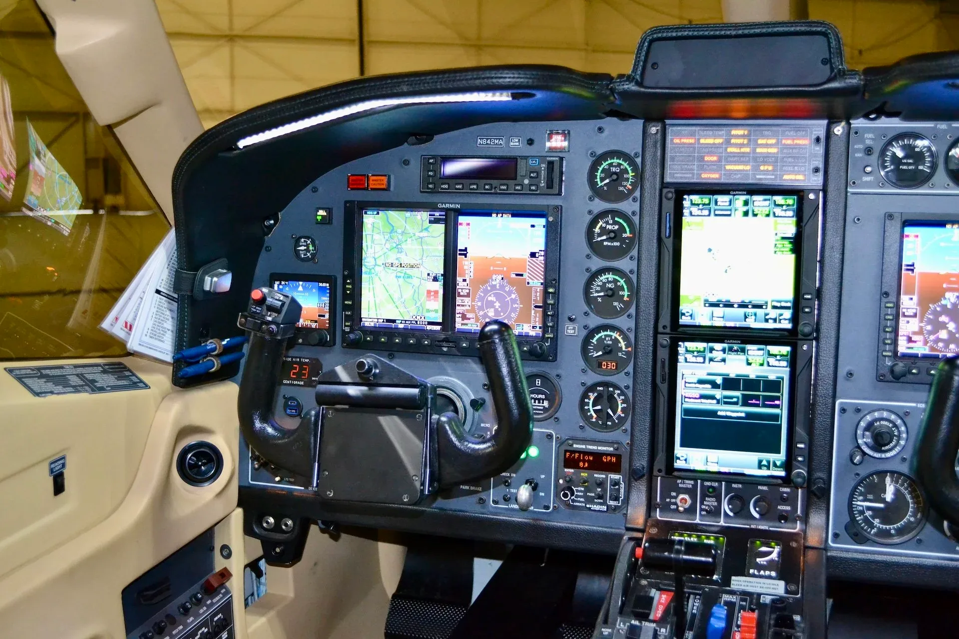 Cockpit and instrument panel of a 2007 Socata TBM 850 — Carolina Jet.