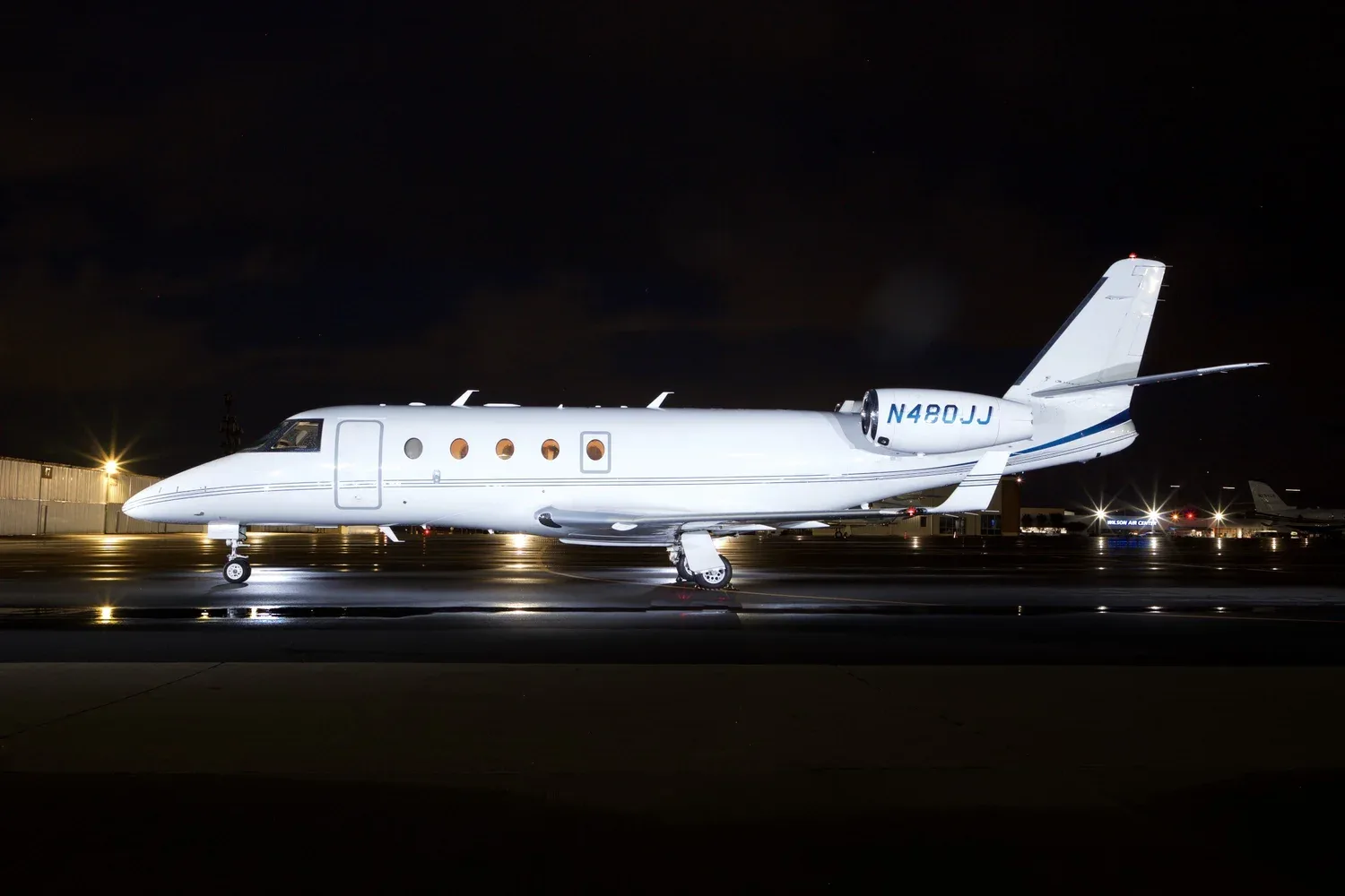 Exterior view of a 2009 Gulfstream G150 — Carolina Jet.