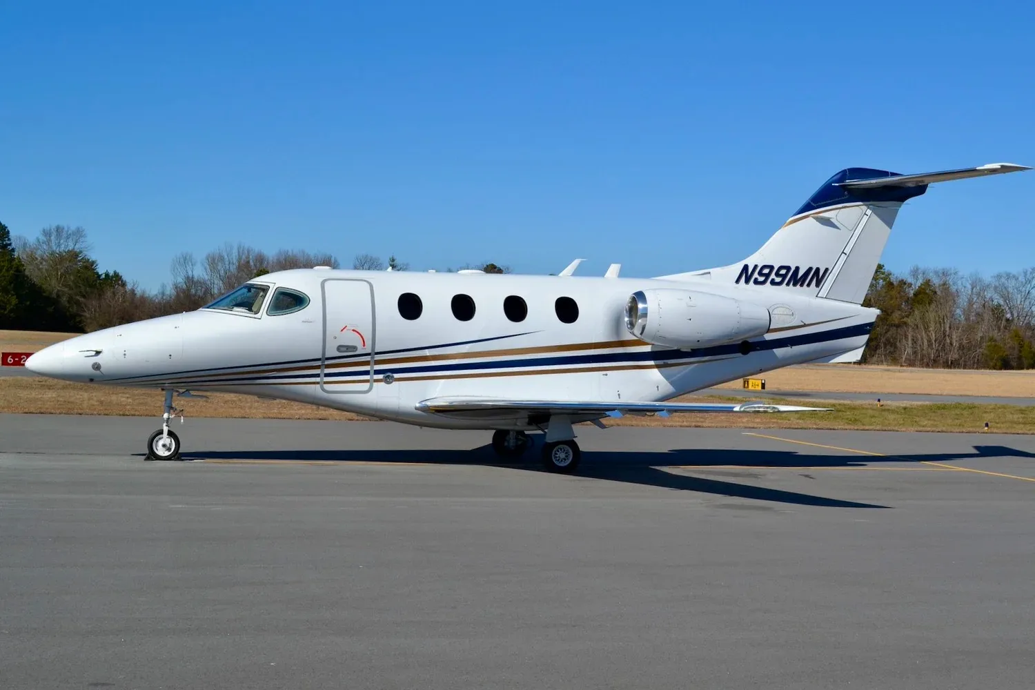 Exterior view of a 2010 Beechcraft Premier IA — Carolina Jet.
