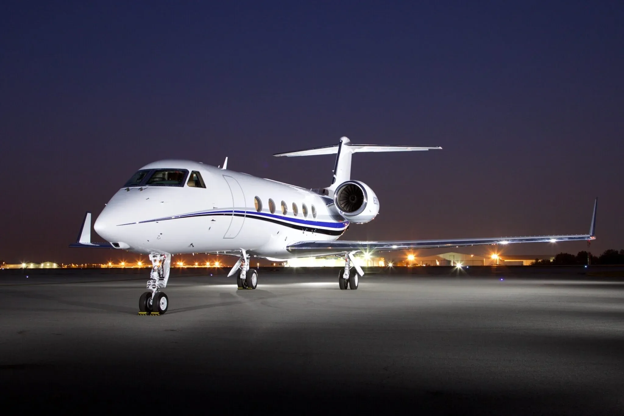 Exterior view of a 2011 Gulfstream G450 — Carolina Jet.