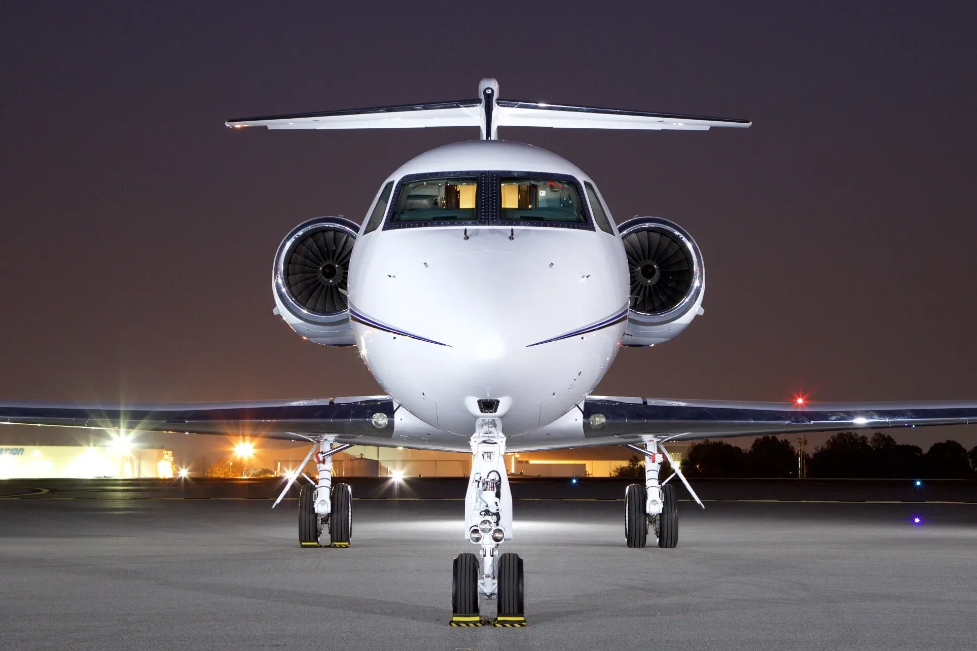 Exterior view of a 2011 Gulfstream G450 — Carolina Jet.