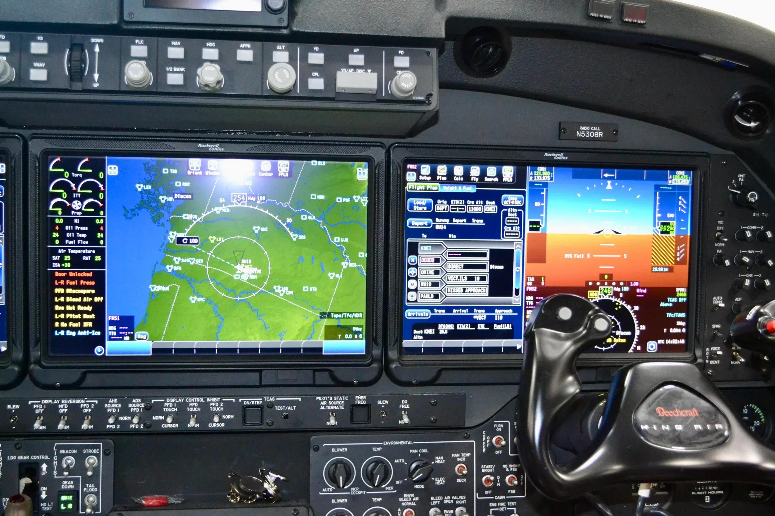 Avionics suite of a 2017 Beechcraft KING AIR 250 — Carolina Jet.