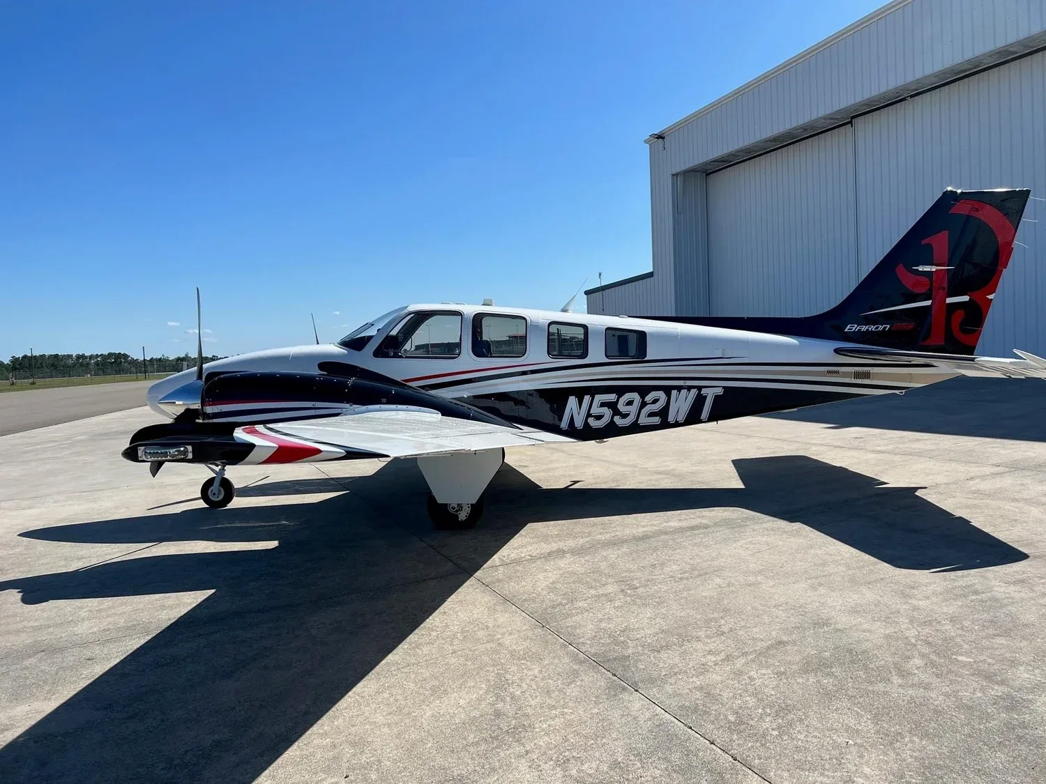 Exterior view of a 2014 Beechcraft G58 Baron — Carolina Jet.