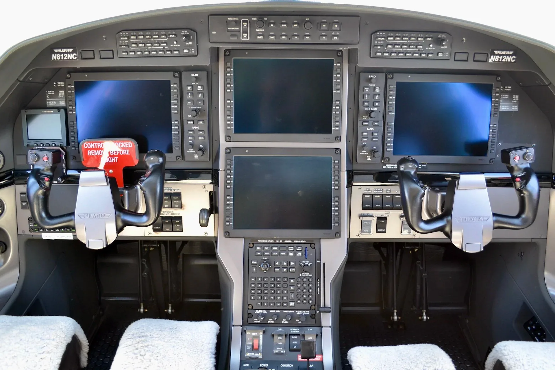 Avionics suite of a 2015 Pilatus PC-12NG — Carolina Jet.