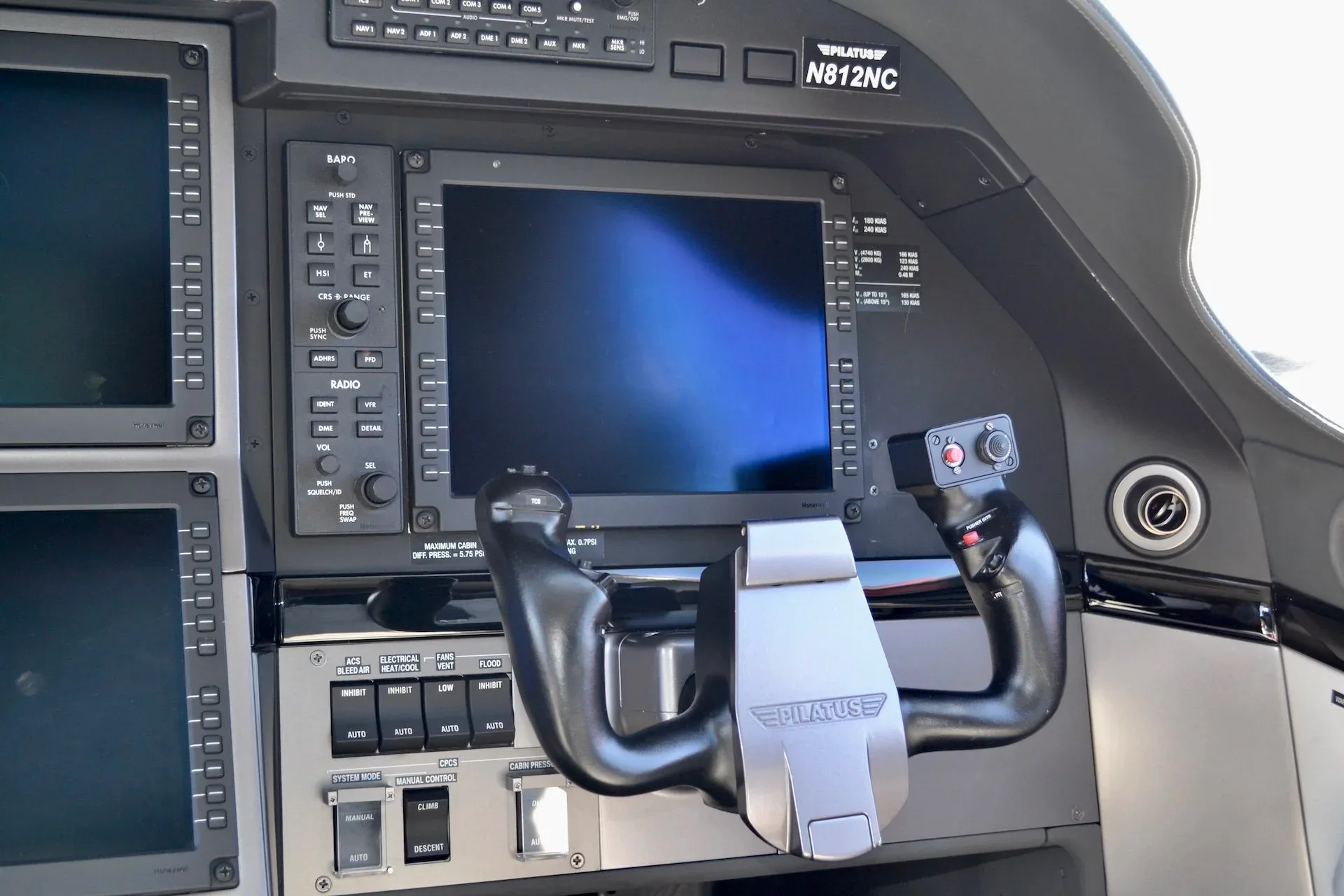 Cockpit and instrument panel of a 2015 Pilatus PC-12NG — Carolina Jet.