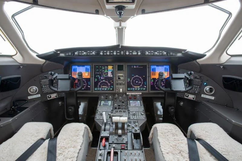 Avionics suite of a 2012 Bombardier Challenger 300 SN20357.
