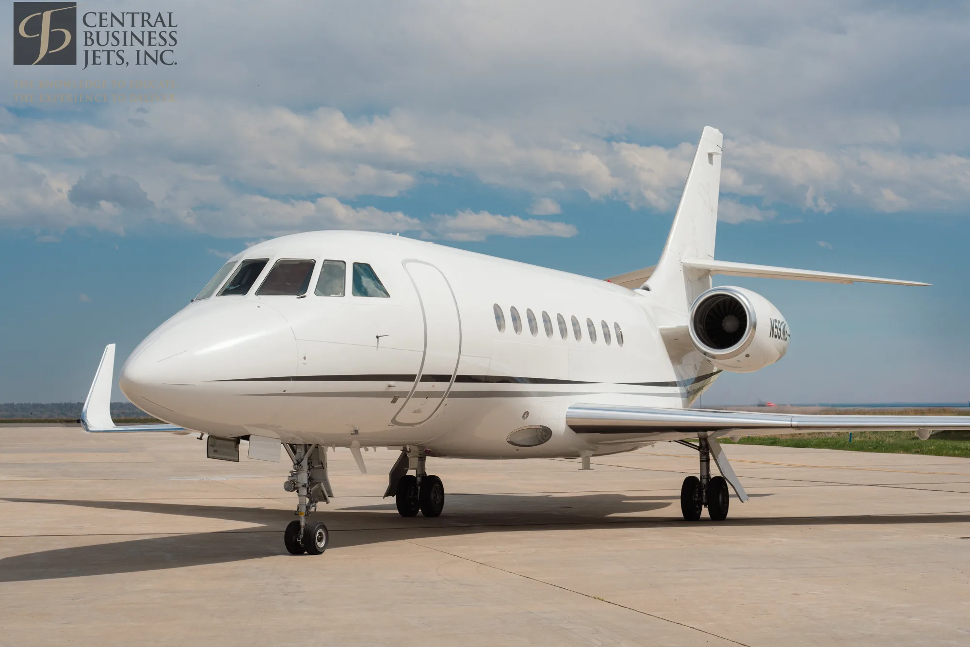 Falcon 2000LX SN64