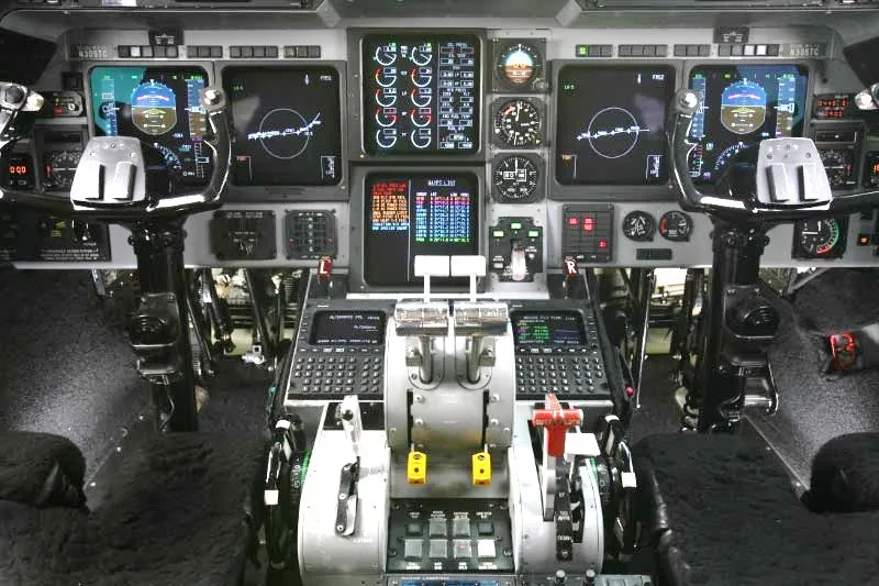 Cockpit and instrument panel of a 1989 Gulfstream IV.