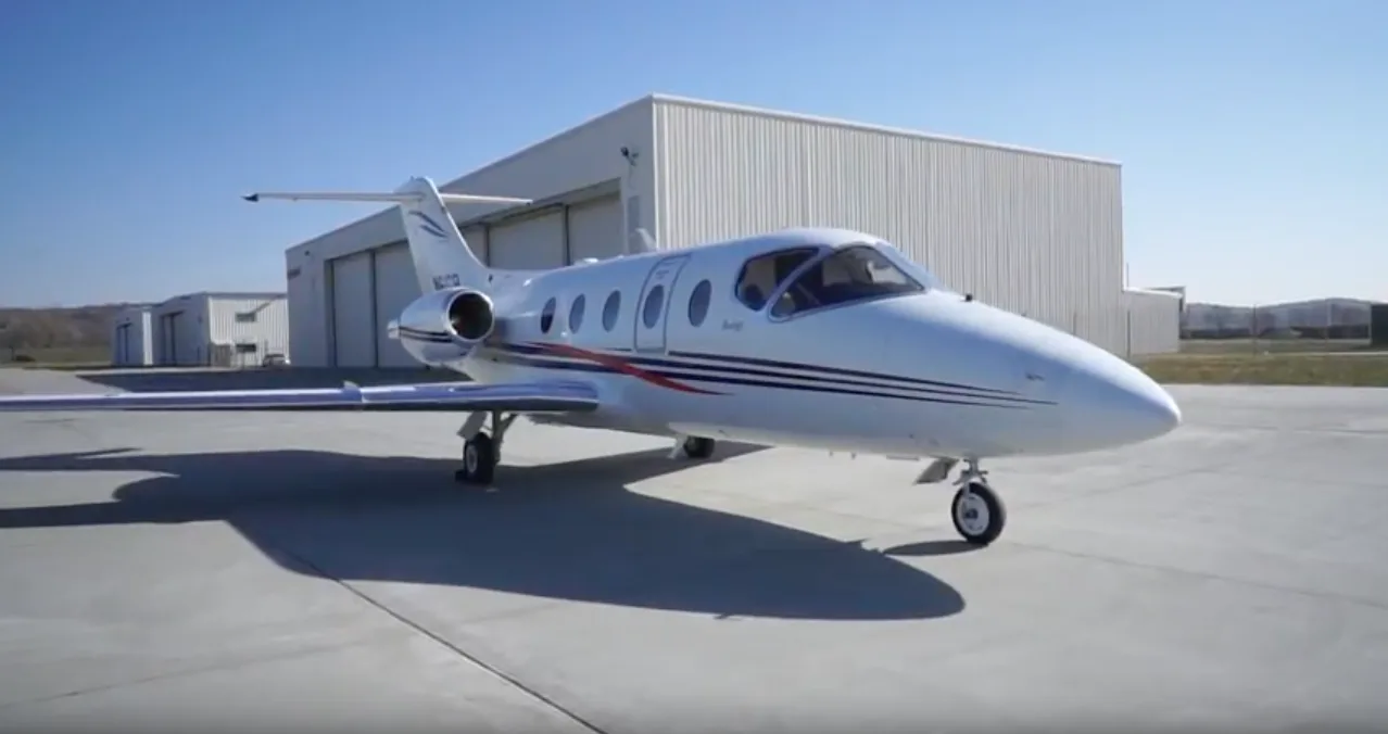 Exterior view of a 2002 Beechjet 400A.