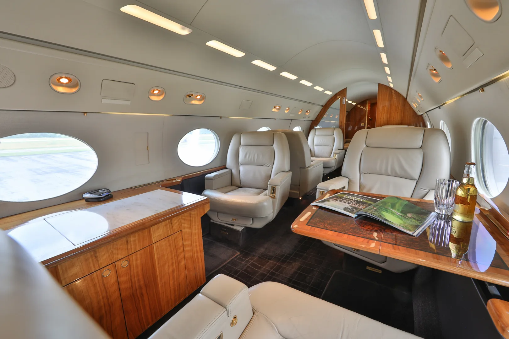 Cabin interior of a 1998 Gulfstream GIVSP.