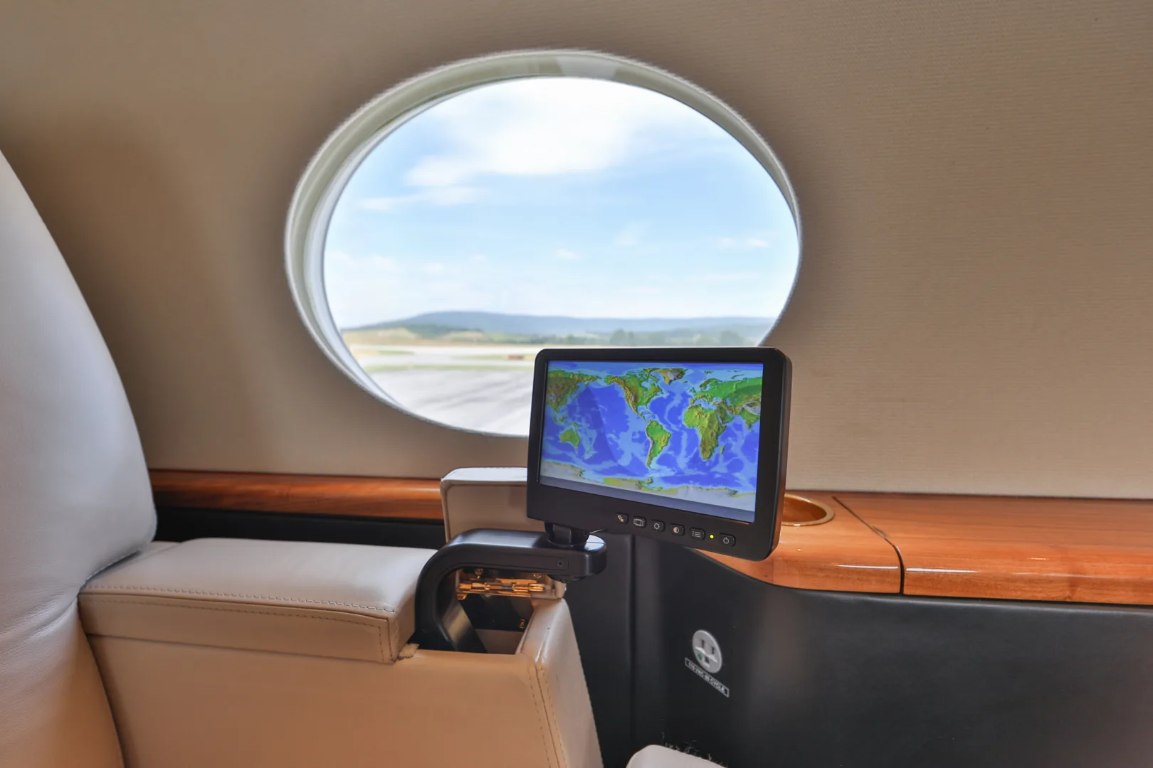 Avionics suite of a 1998 Gulfstream GIVSP.