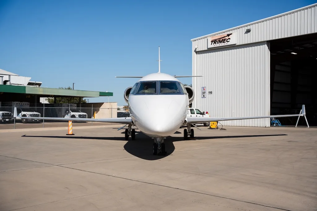 Exterior view of a 2003 Gulfstream 200, N538R.
