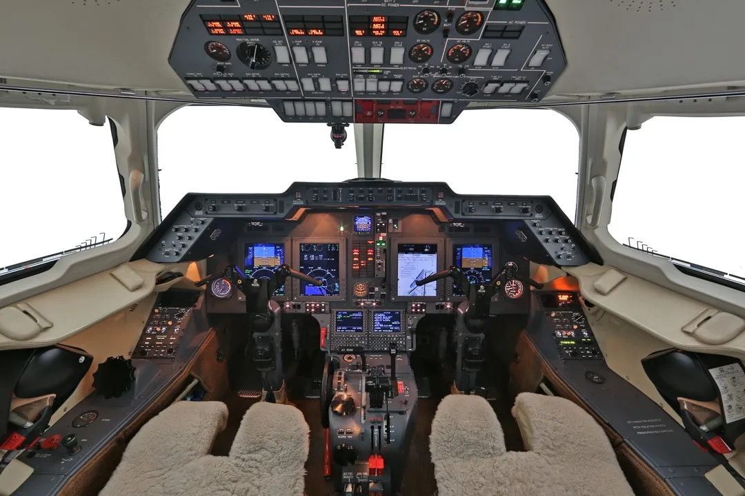 Cockpit and instrument panel of a 2008 Hawker 850XP.