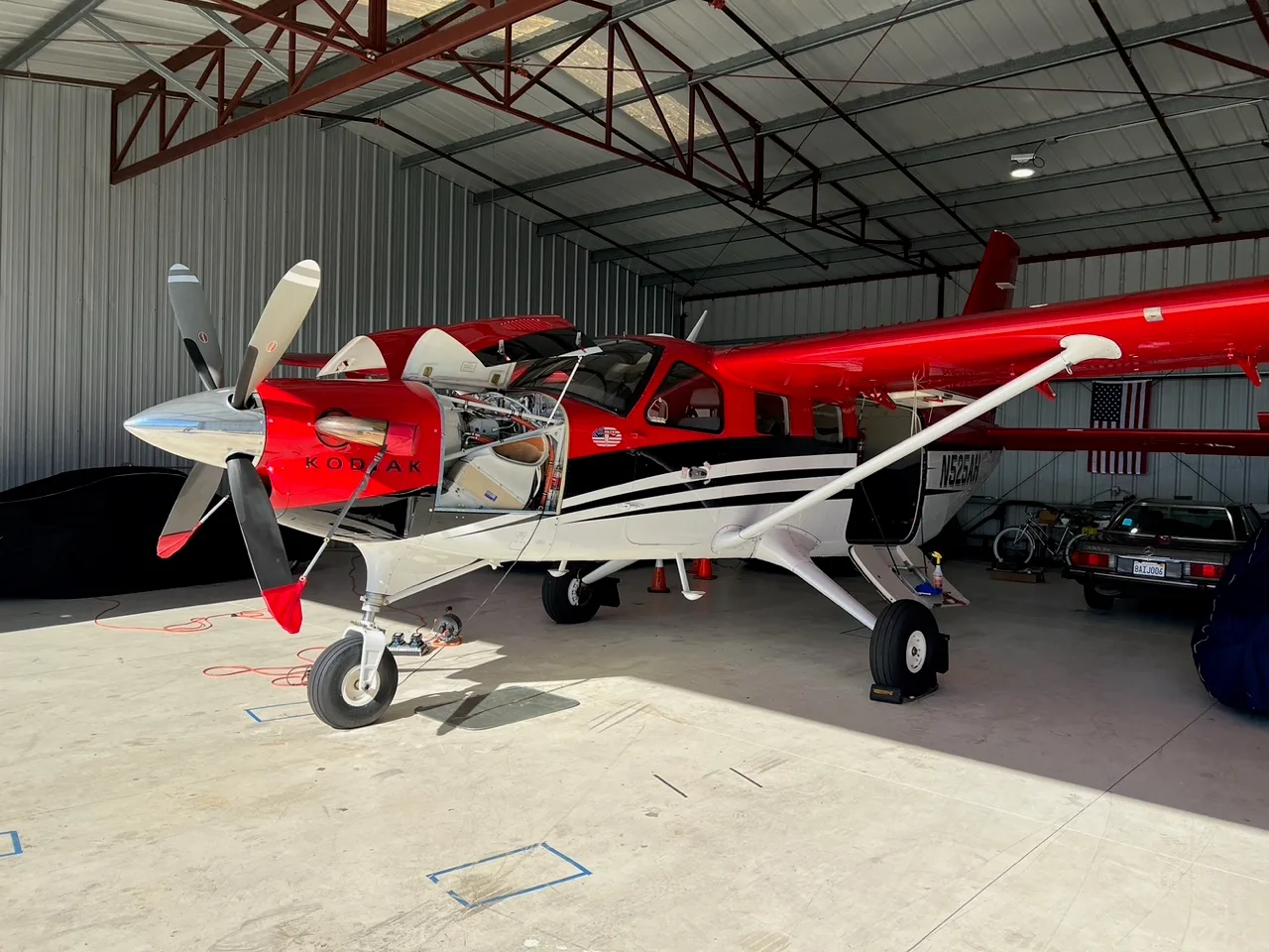 Exterior view of a 2009 Quest Kodiak 100, N525AH.